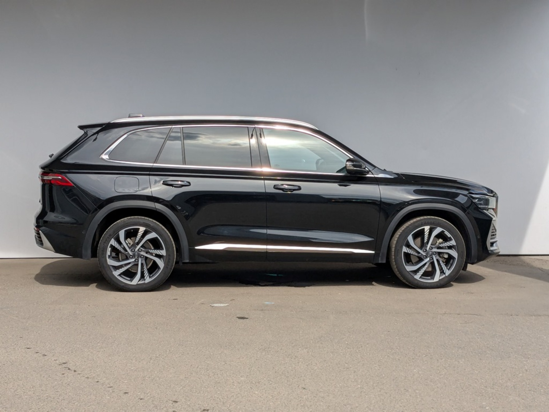 GEELY Monjaro 2.00 (238 л.с), автомат, 2025, пробег 14 663 км