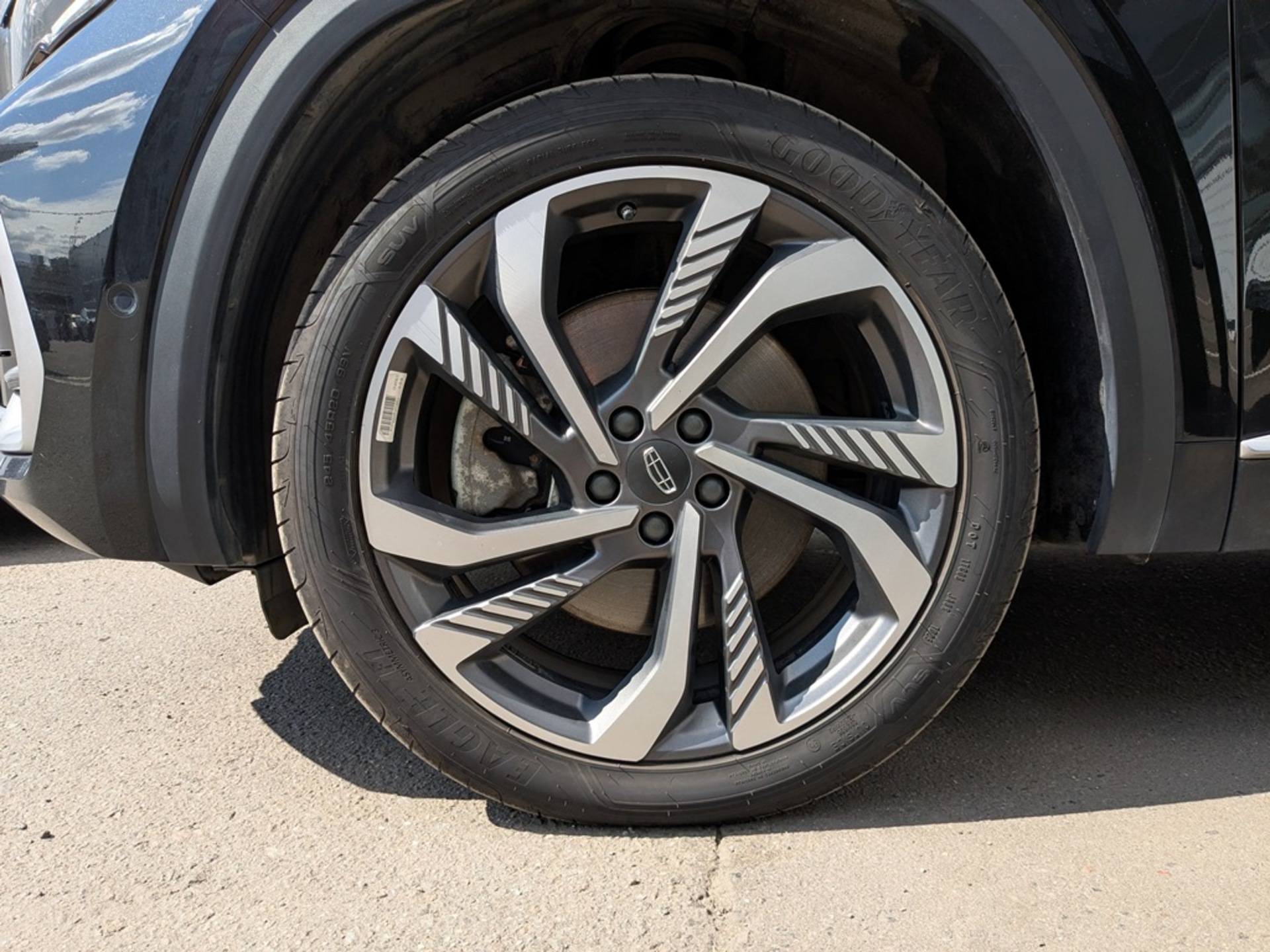 GEELY Monjaro 2.00 (238 л.с), автомат, 2025, пробег 14 663 км