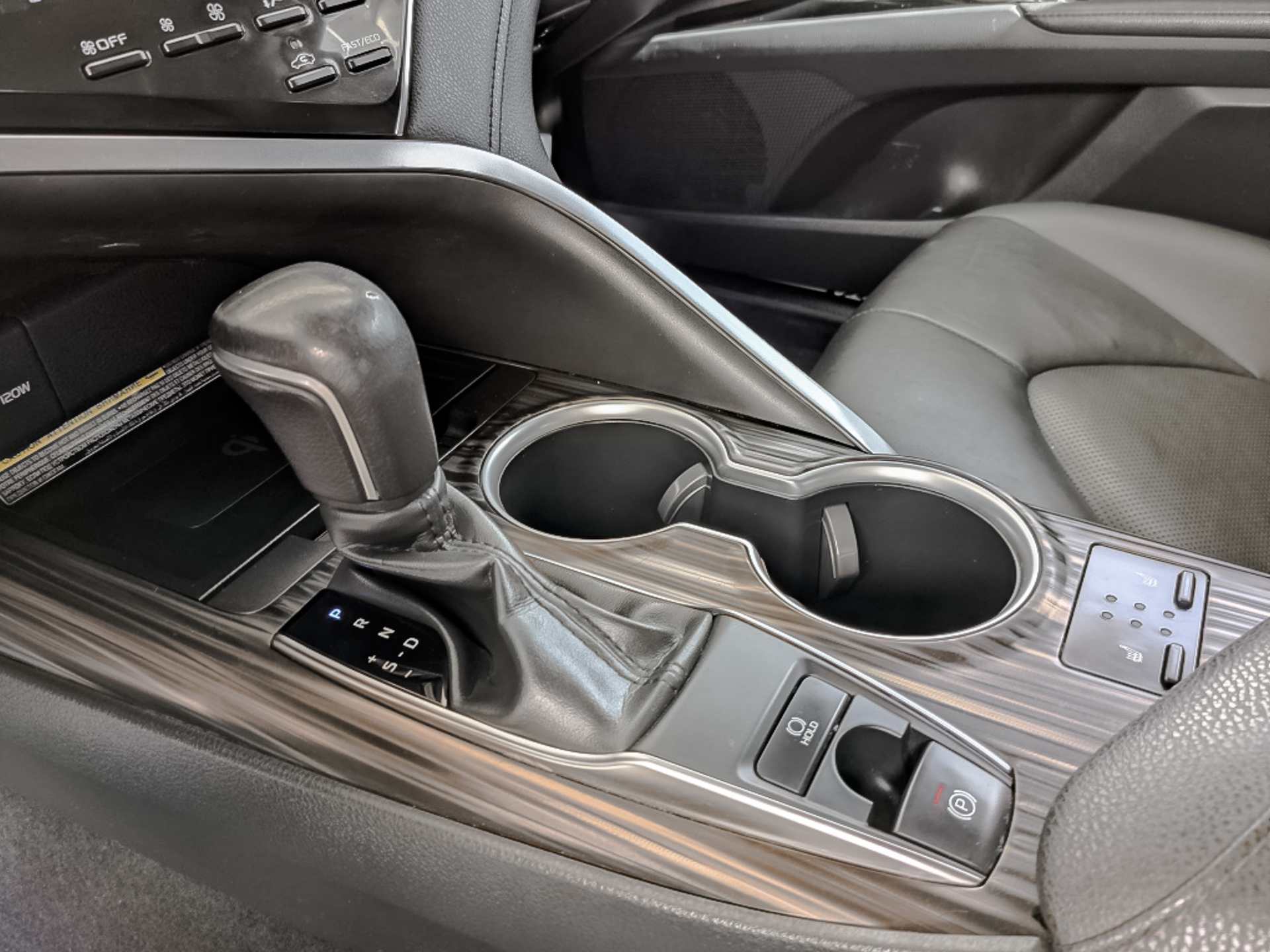 TOYOTA Camry 2.50 (181 л.с), автомат, 2018, пробег 139 488 км