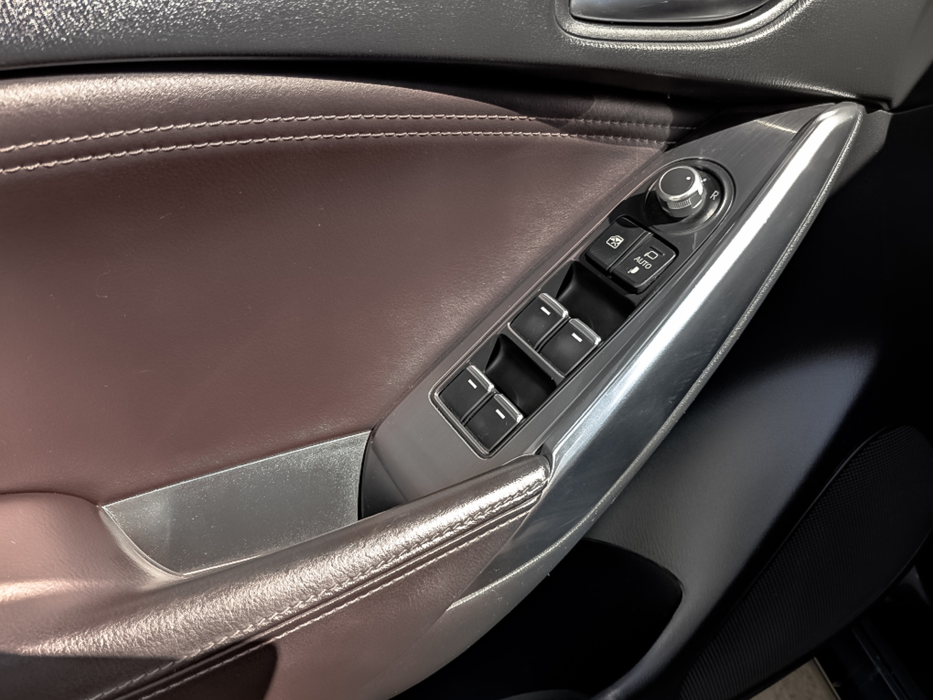 TOYOTA Camry 2.50 (181 л.с), автомат, 2018, пробег 139 488 км