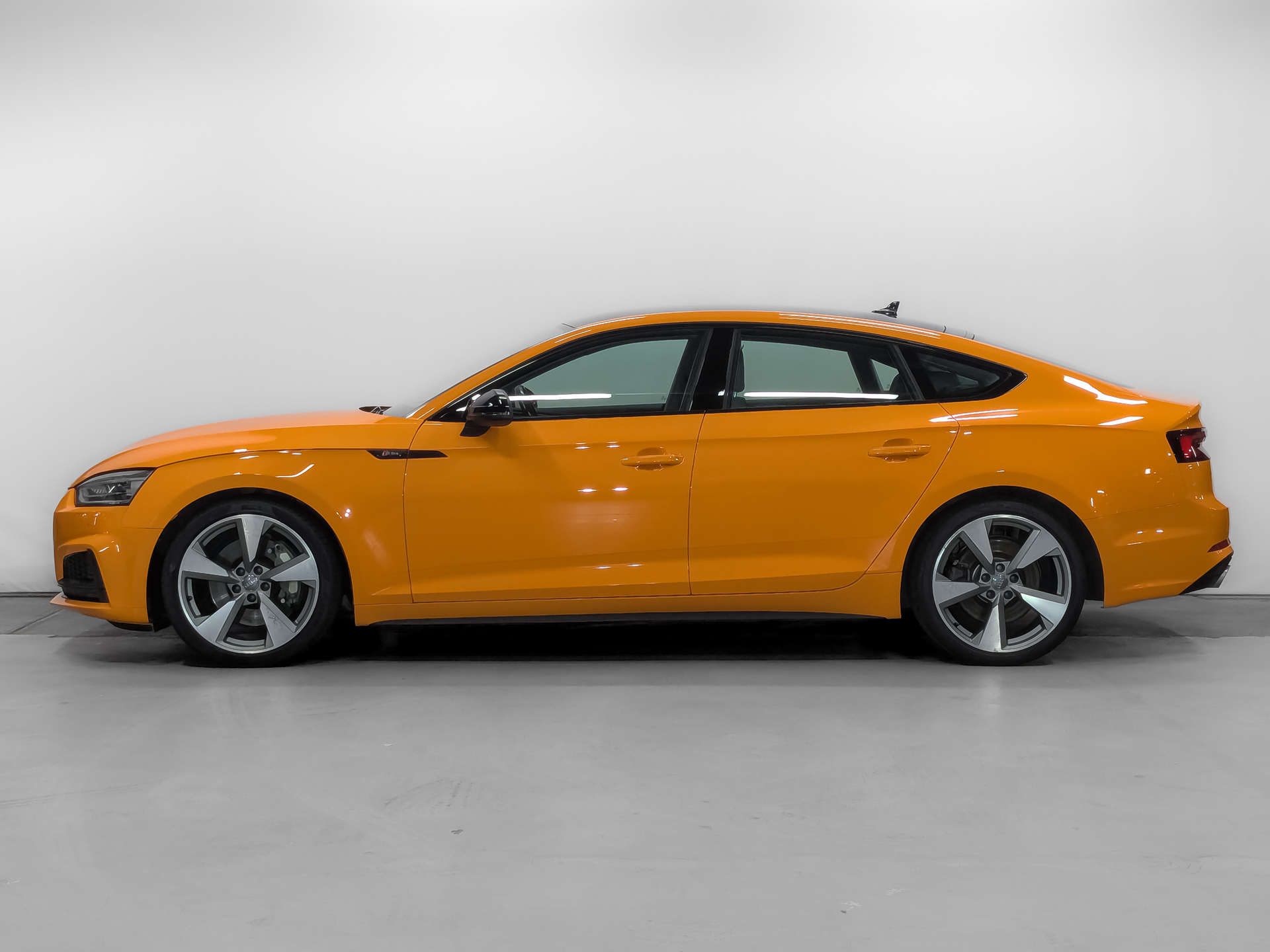 AUDI A5 2.00 (245 л.с), автомат, 2019, пробег 115 847 км