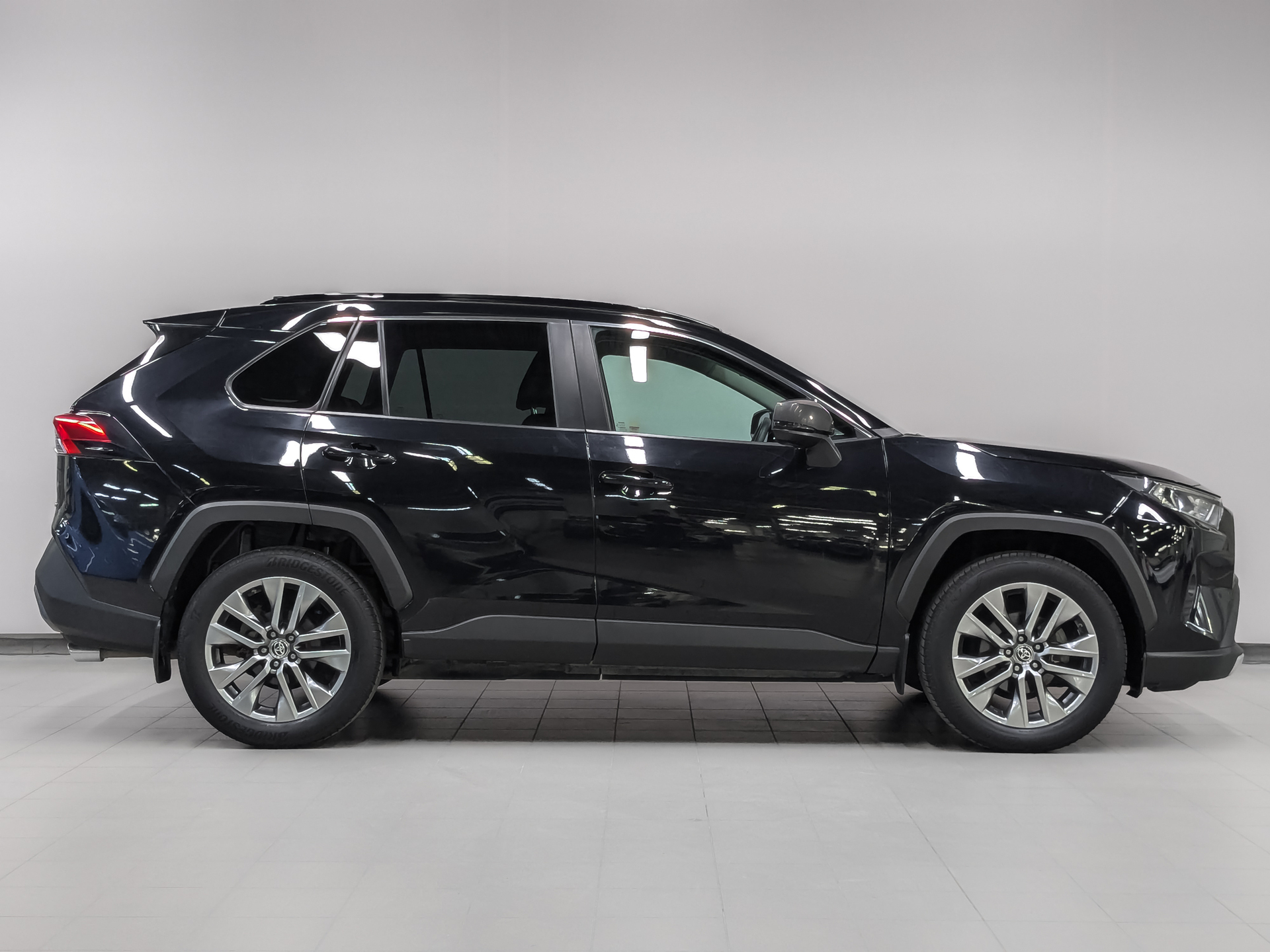 TOYOTA Rav-4 2.00 (149 л.с), автомат, 2021, пробег 61 436 км