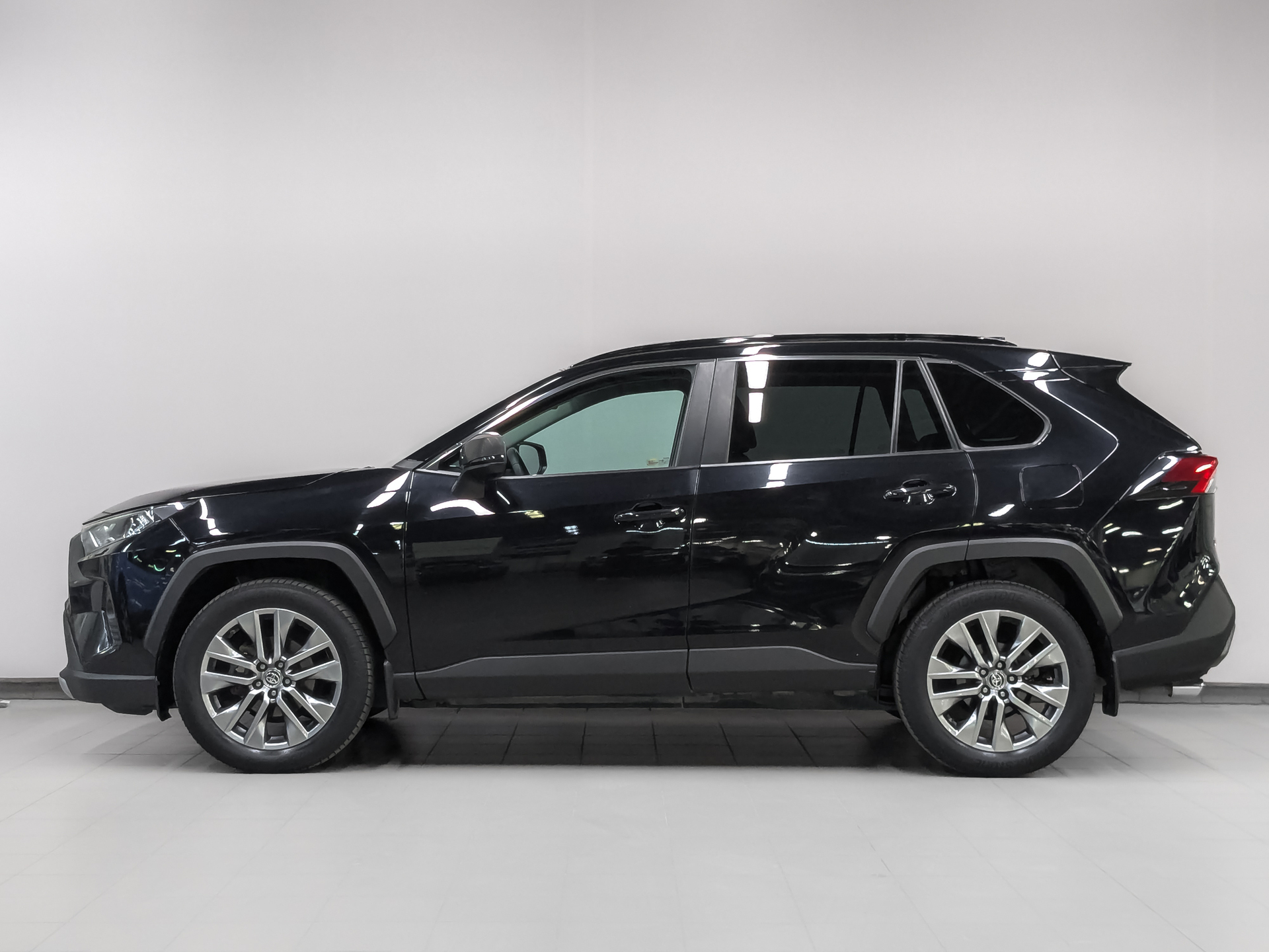 TOYOTA Rav-4 2.00 (149 л.с), автомат, 2021, пробег 61 436 км
