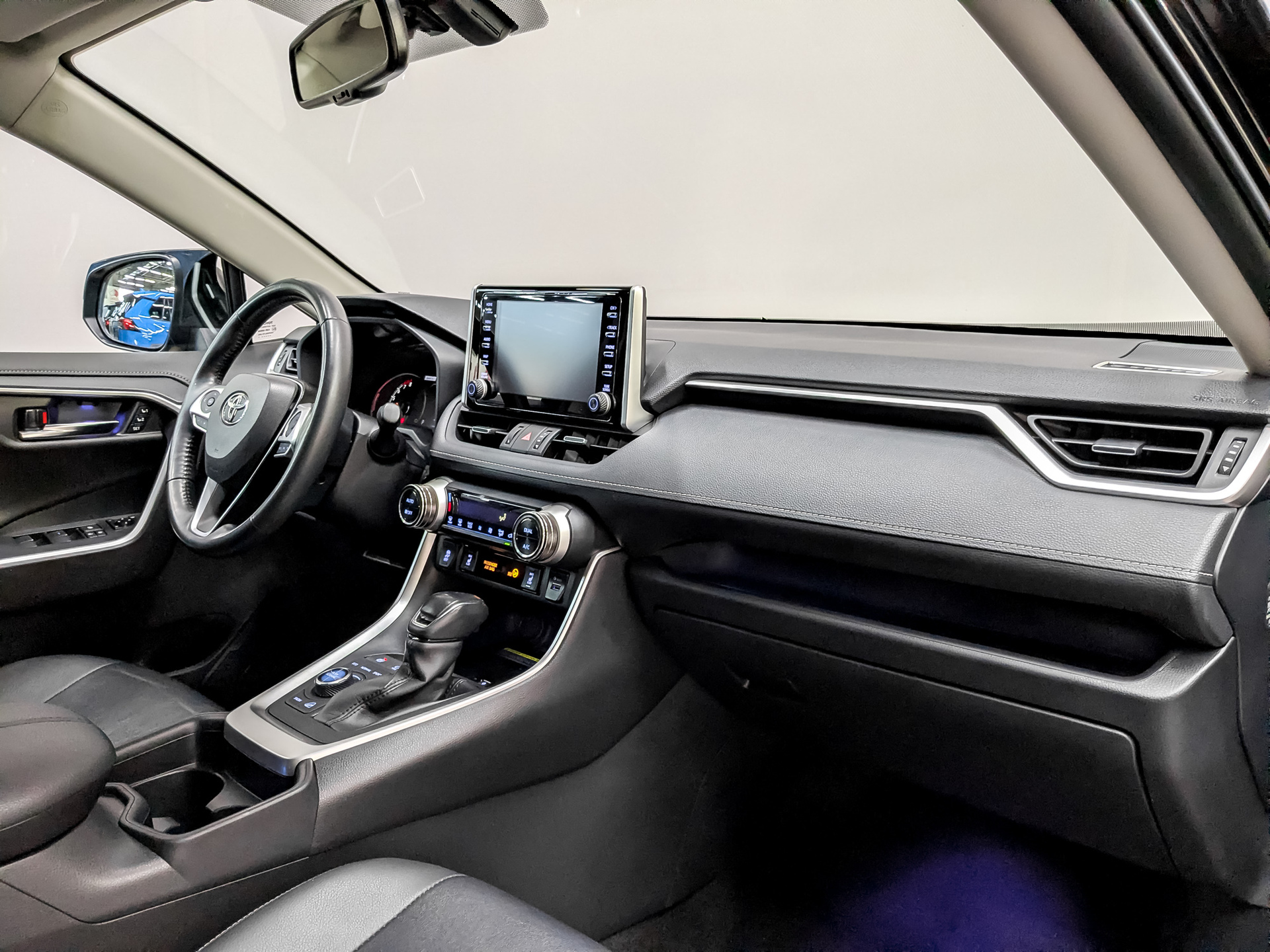 TOYOTA Rav-4 2.00 (149 л.с), автомат, 2021, пробег 61 436 км