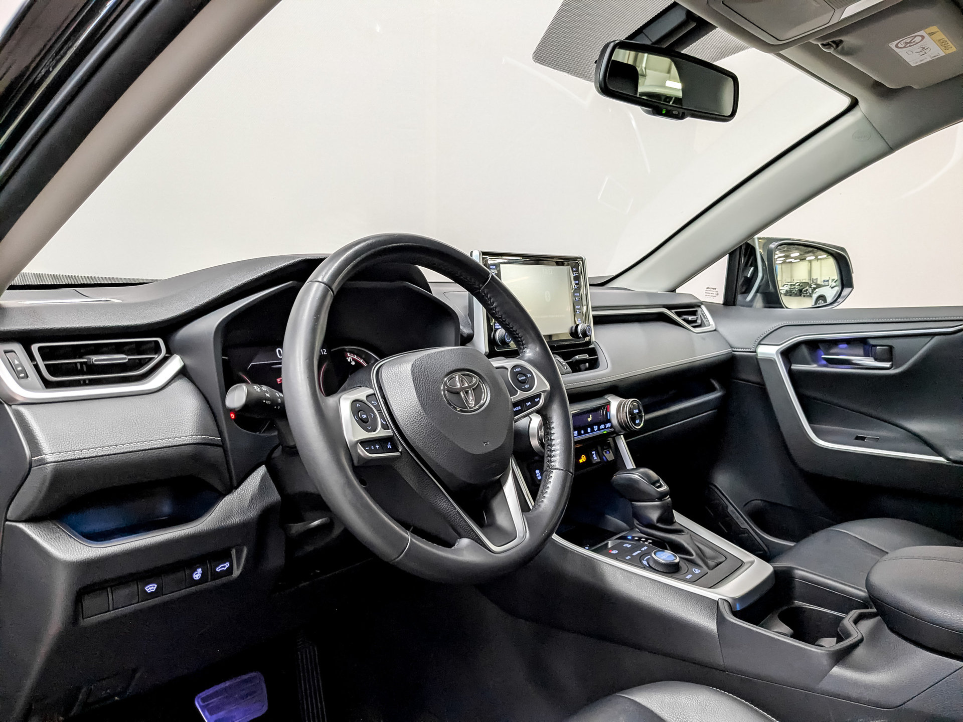 TOYOTA Rav-4 2.00 (149 л.с), автомат, 2021, пробег 61 436 км