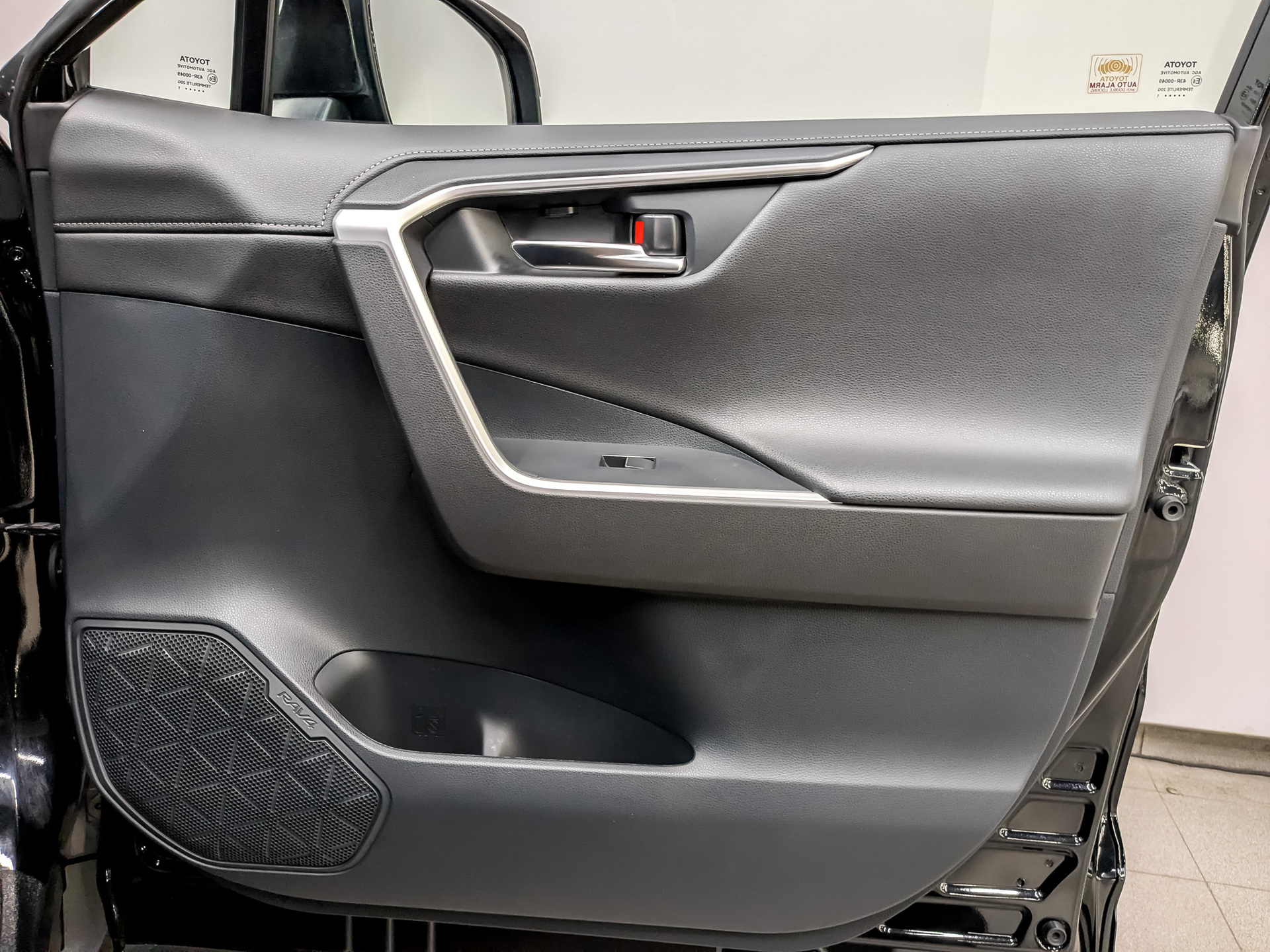 TOYOTA Rav-4 2.00 (149 л.с), автомат, 2021, пробег 61 436 км