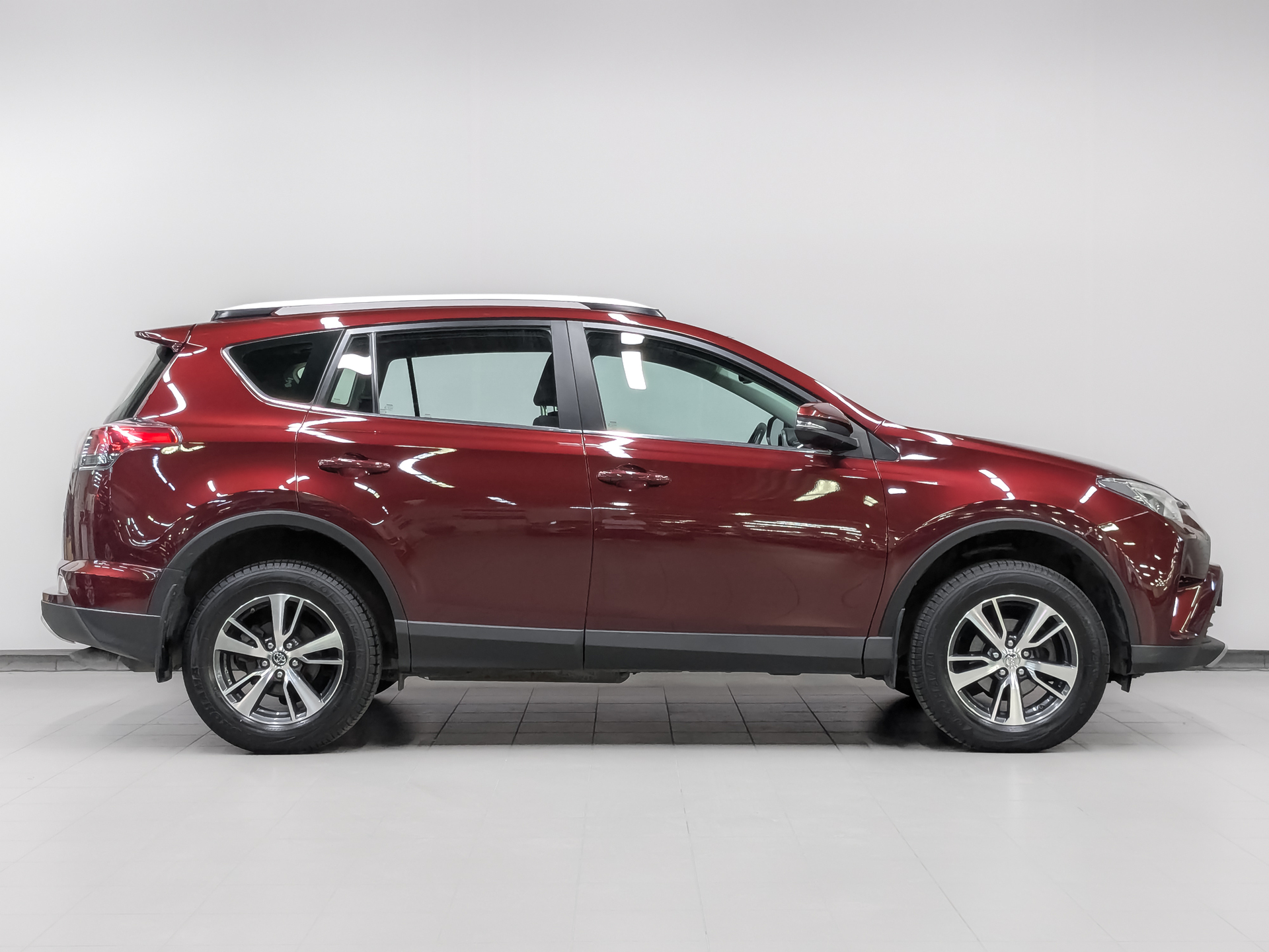 TOYOTA Rav-4 2.00 (146 л.с), автомат, 2018, пробег 87 452 км