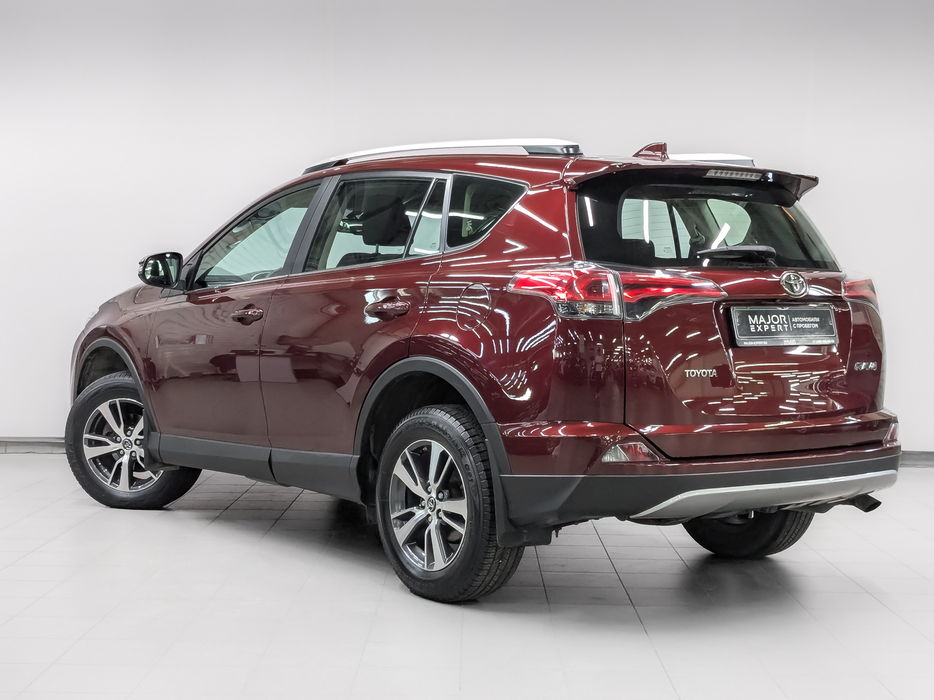 TOYOTA Rav-4 2.00 (146 л.с), автомат, 2018, пробег 87 452 км
