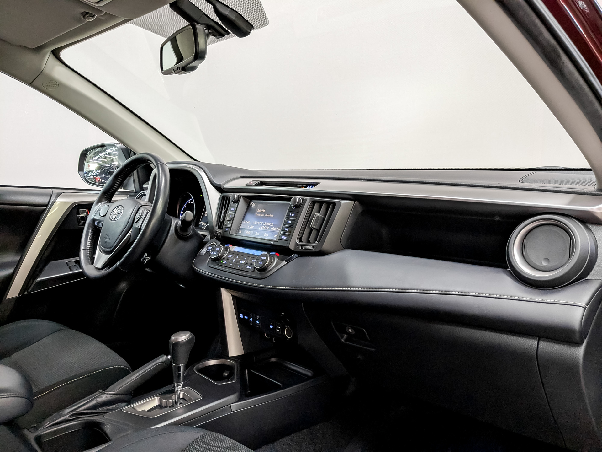 TOYOTA Rav-4 2.00 (146 л.с), автомат, 2018, пробег 87 452 км