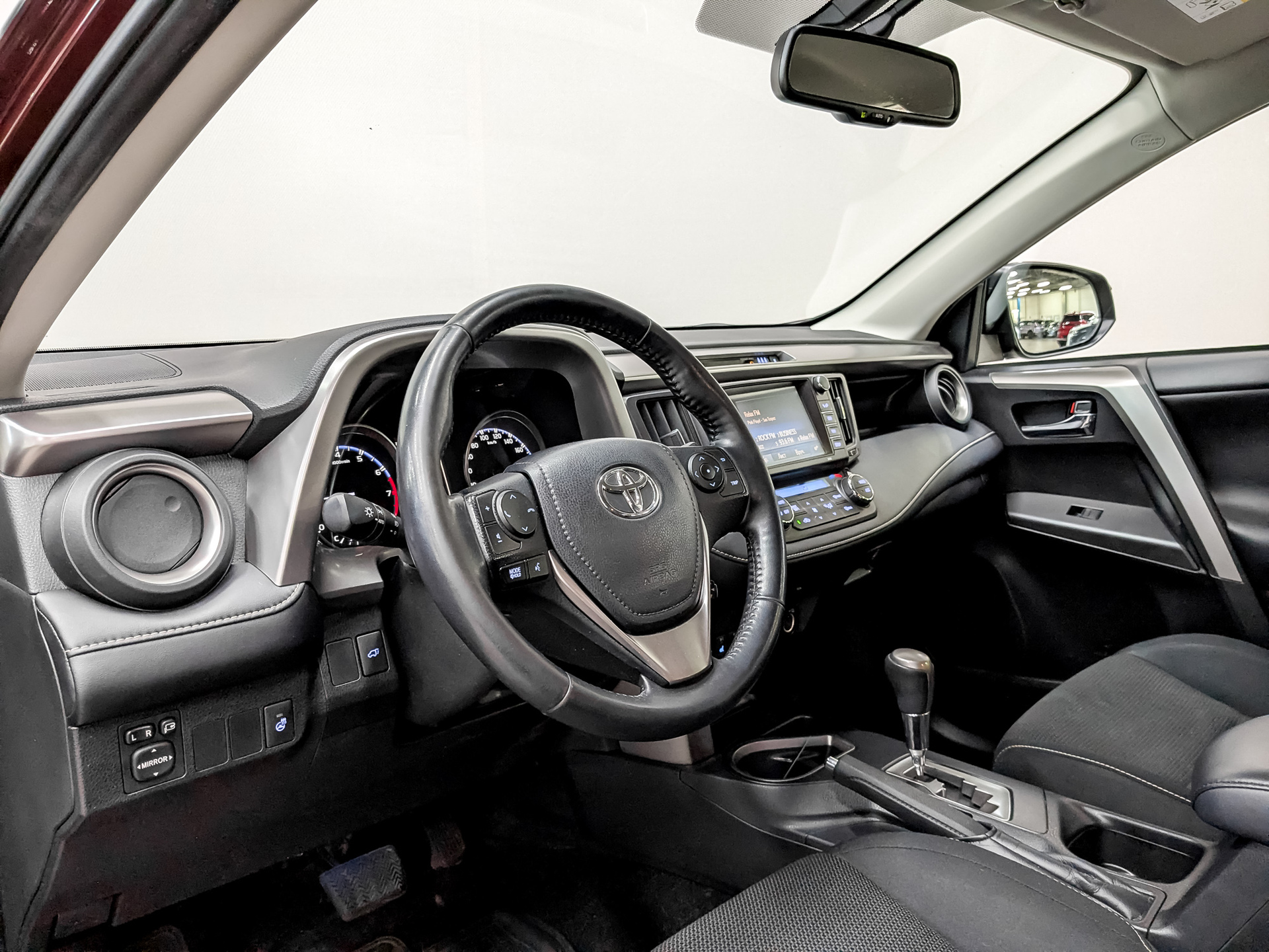 TOYOTA Rav-4 2.00 (146 л.с), автомат, 2018, пробег 87 452 км