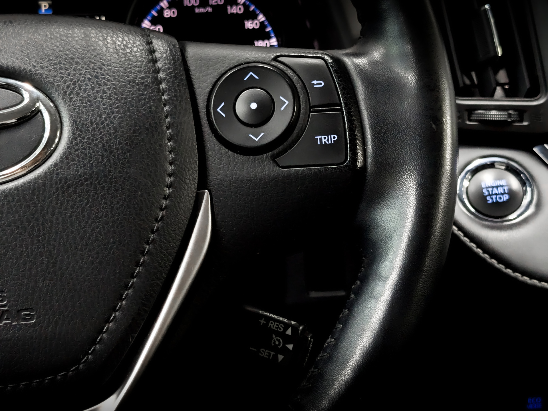 TOYOTA Rav-4 2.00 (146 л.с), автомат, 2018, пробег 87 452 км