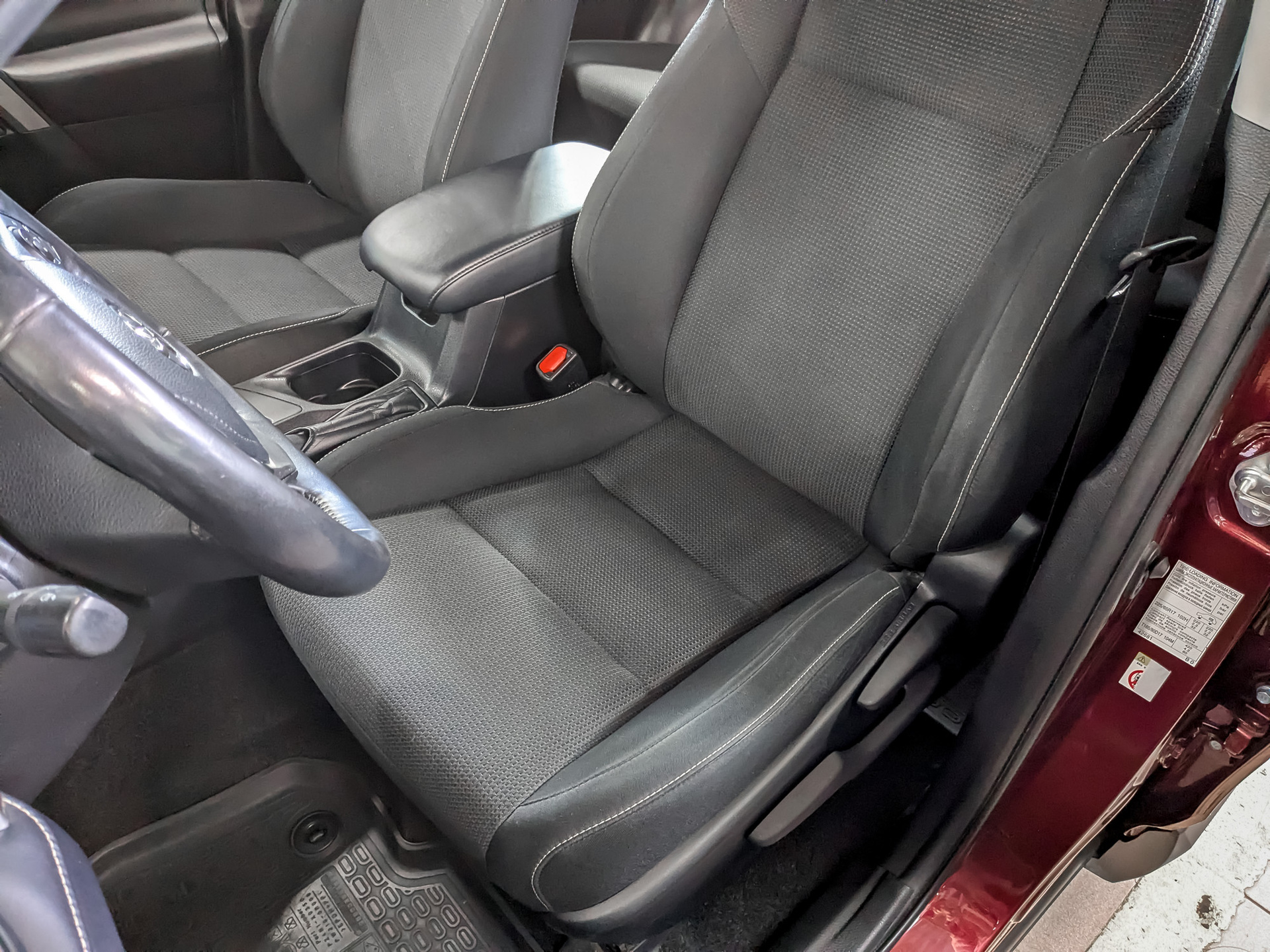 TOYOTA Rav-4 2.00 (146 л.с), автомат, 2018, пробег 87 452 км