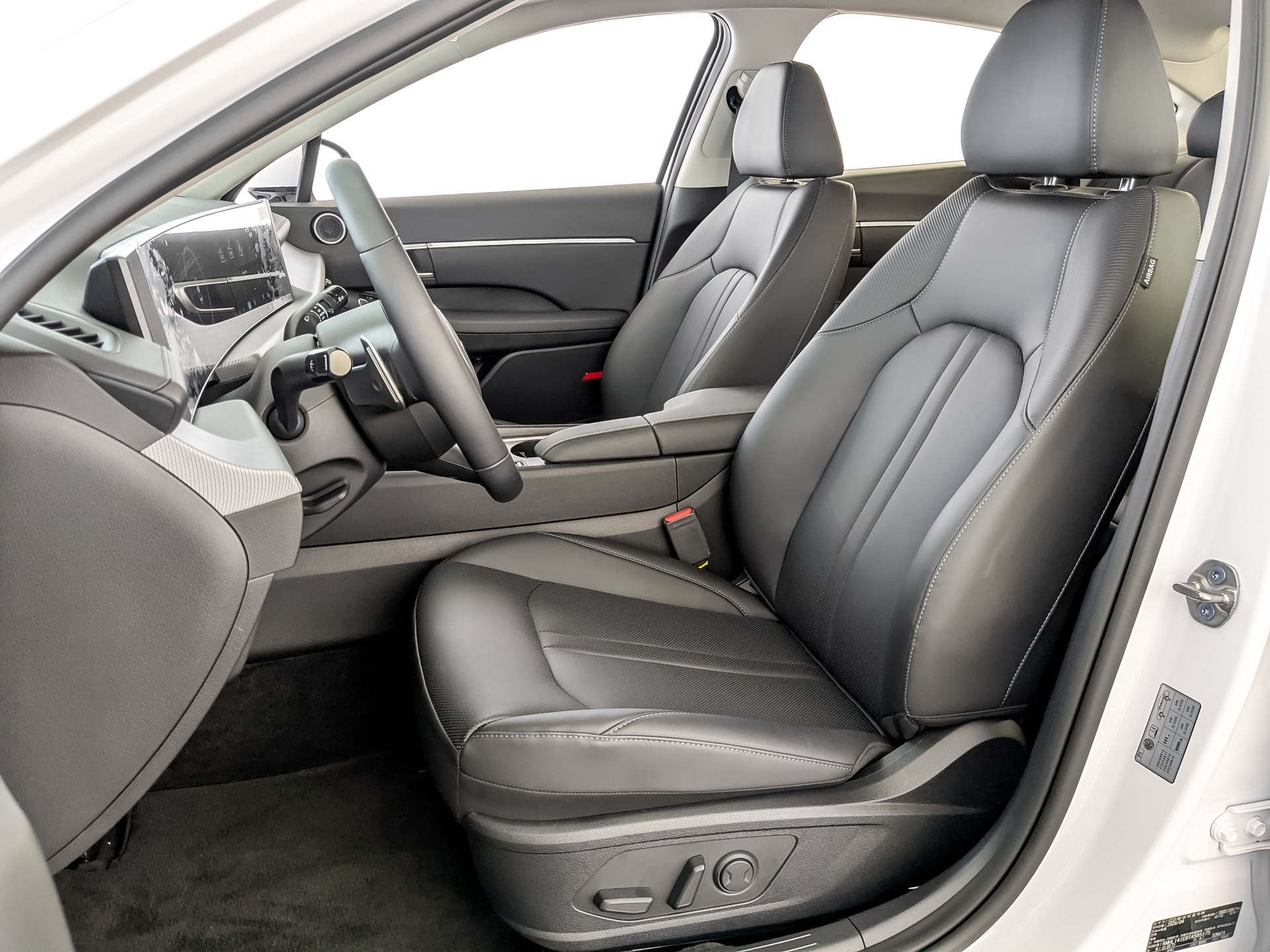 HYUNDAI Sonata 2.00 (160 л.с), автомат, 2026, пробег 6 км