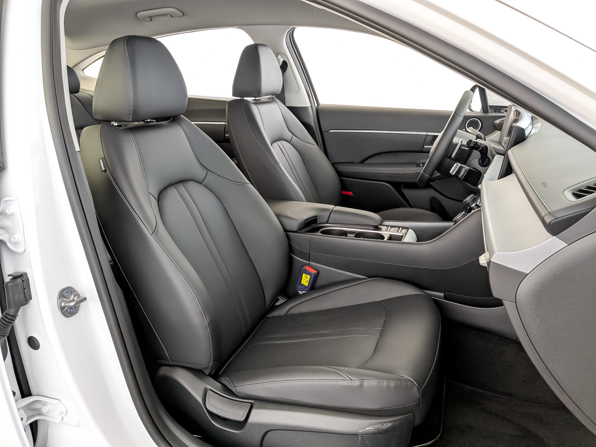 HYUNDAI Sonata 2.00 (160 л.с), автомат, 2026, пробег 6 км