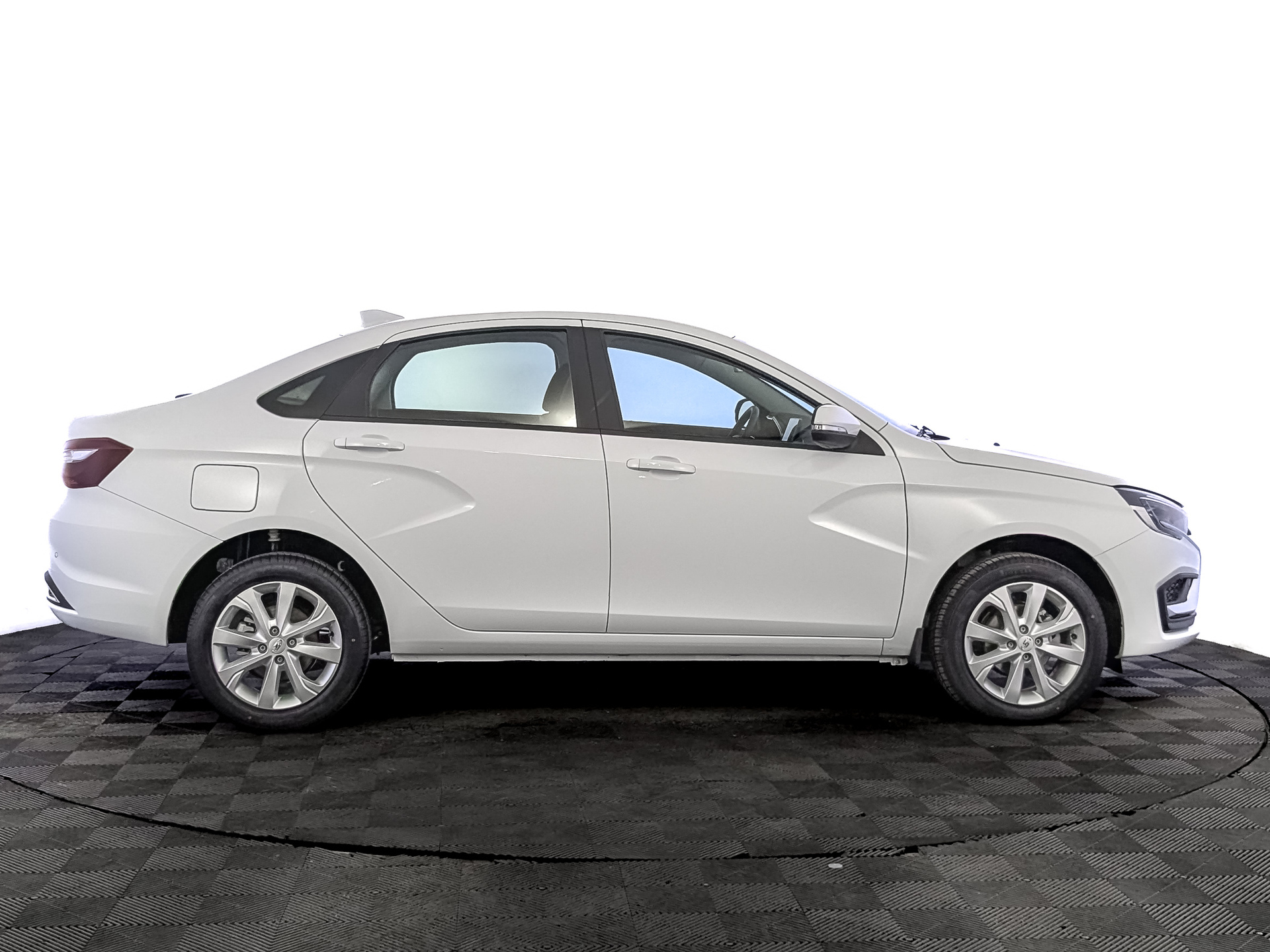 Фото Lada Vesta Седан Драйв 1.6/106 5MT