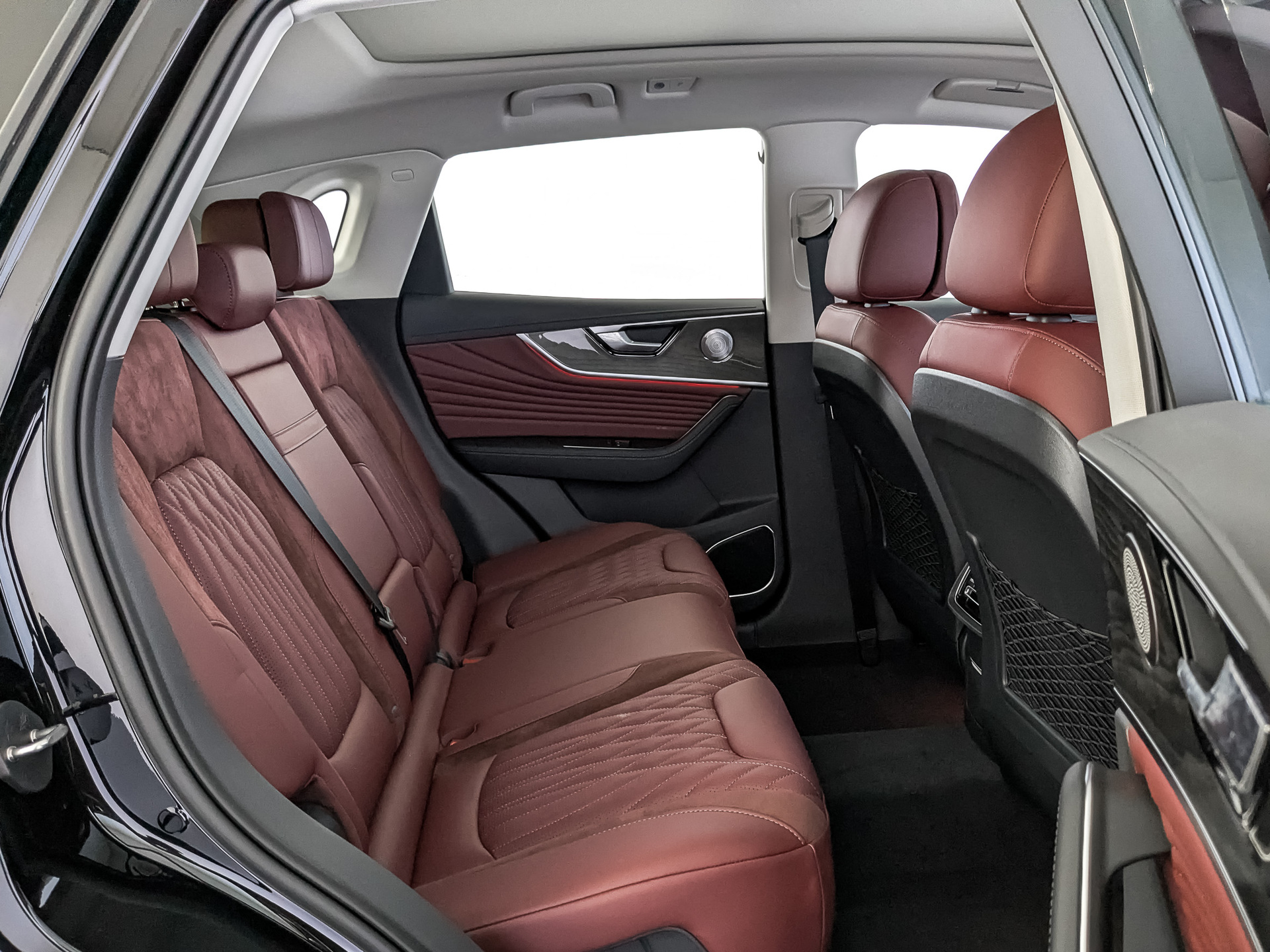 Фото Hongqi HS5 FL Deluxe  2.0T/245 8AT 4WD