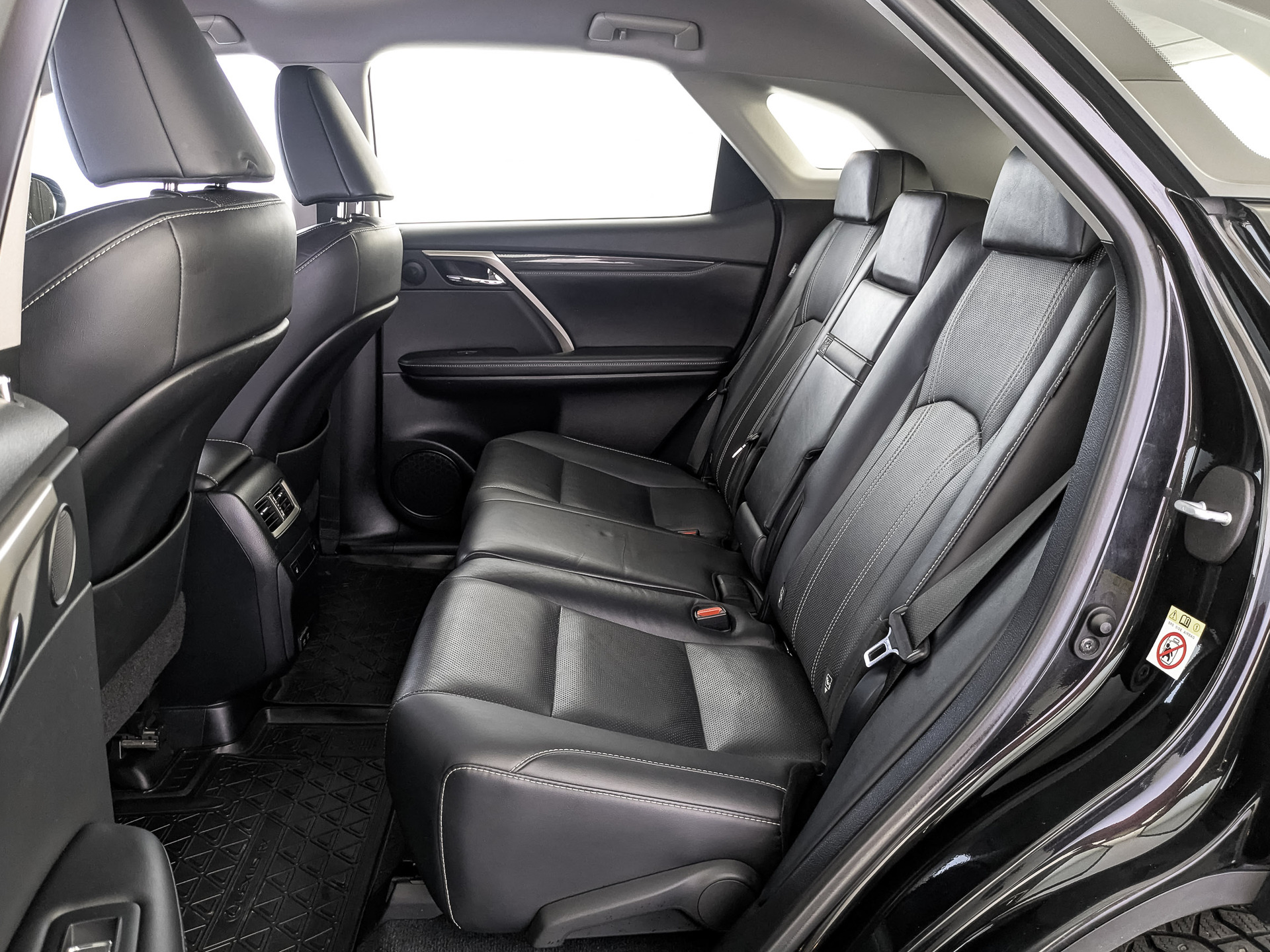 LEXUS RX 2.00 (238 л.с), автомат, 2019, пробег 178 467 км
