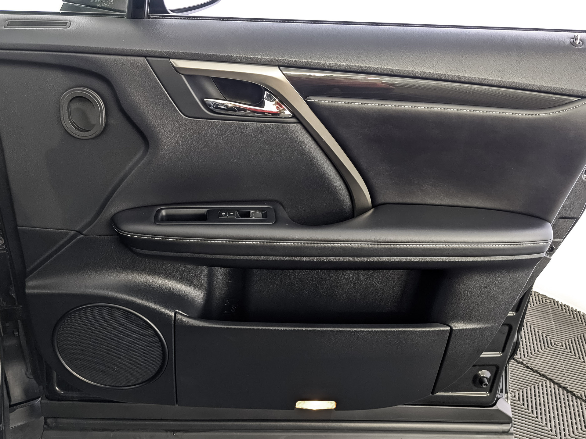 LEXUS RX 2.00 (238 л.с), автомат, 2019, пробег 178 467 км