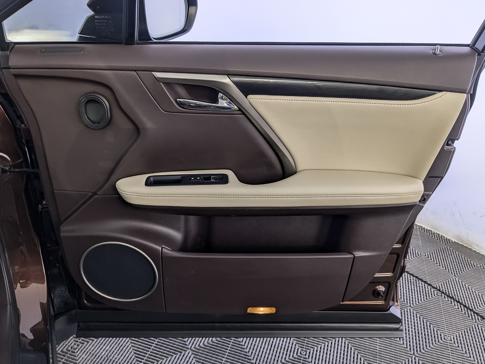 LEXUS RX 2.00 (238 л.с), автомат, 2015, пробег 96 946 км