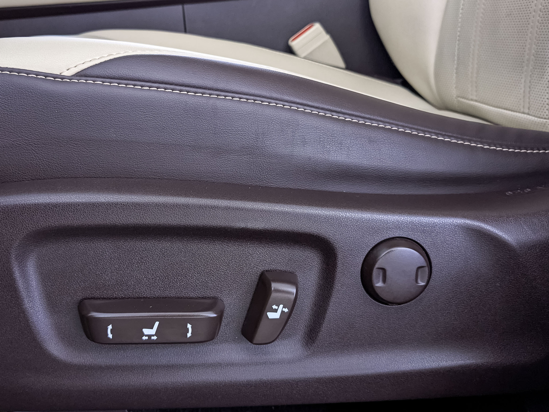LEXUS RX 2.00 (238 л.с), автомат, 2015, пробег 96 946 км