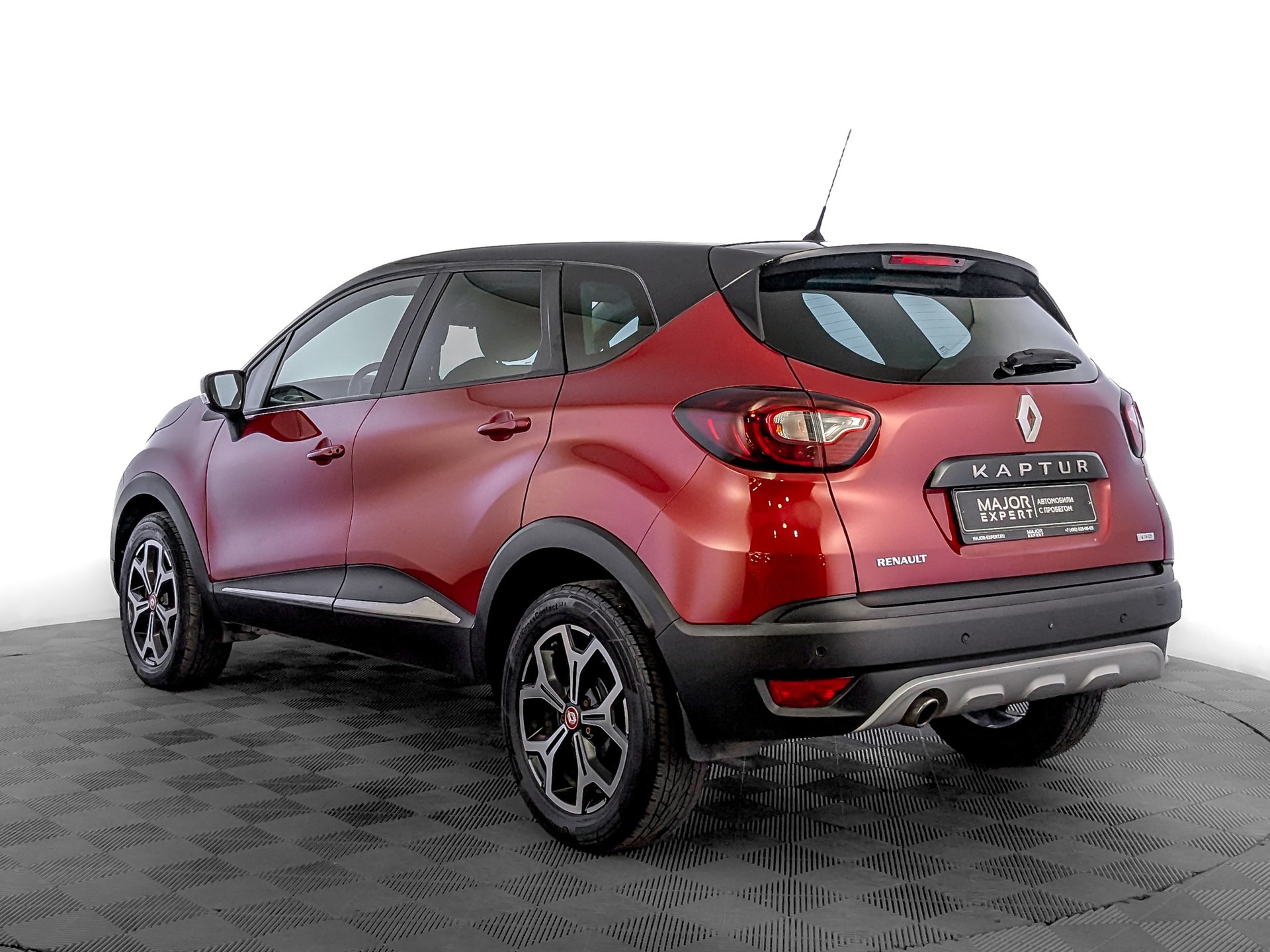 RENAULT Kaptur 2.00 (143 л.с), автомат, 2019, пробег 78 582 км