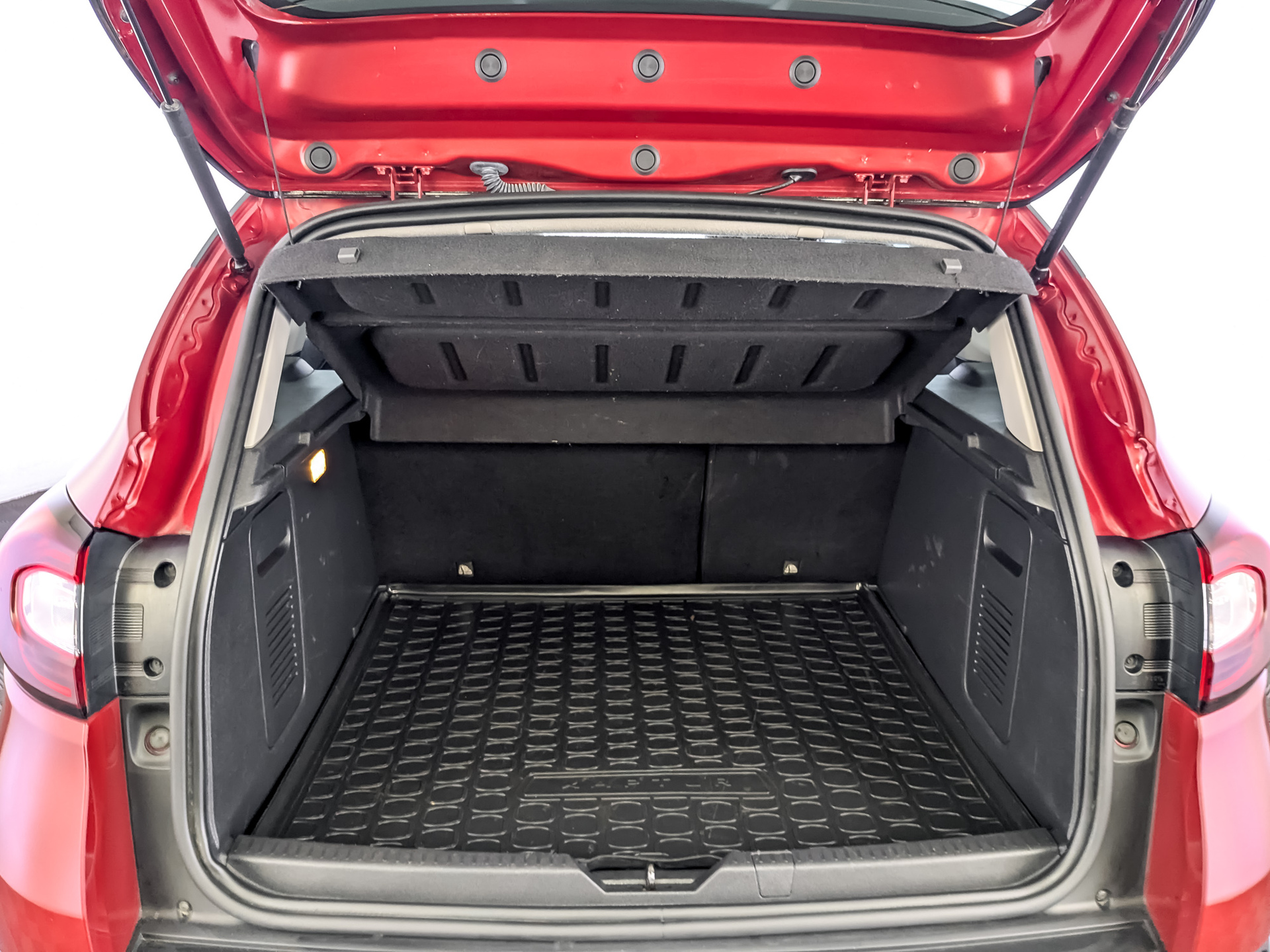 RENAULT Kaptur 2.00 (143 л.с), автомат, 2019, пробег 78 582 км