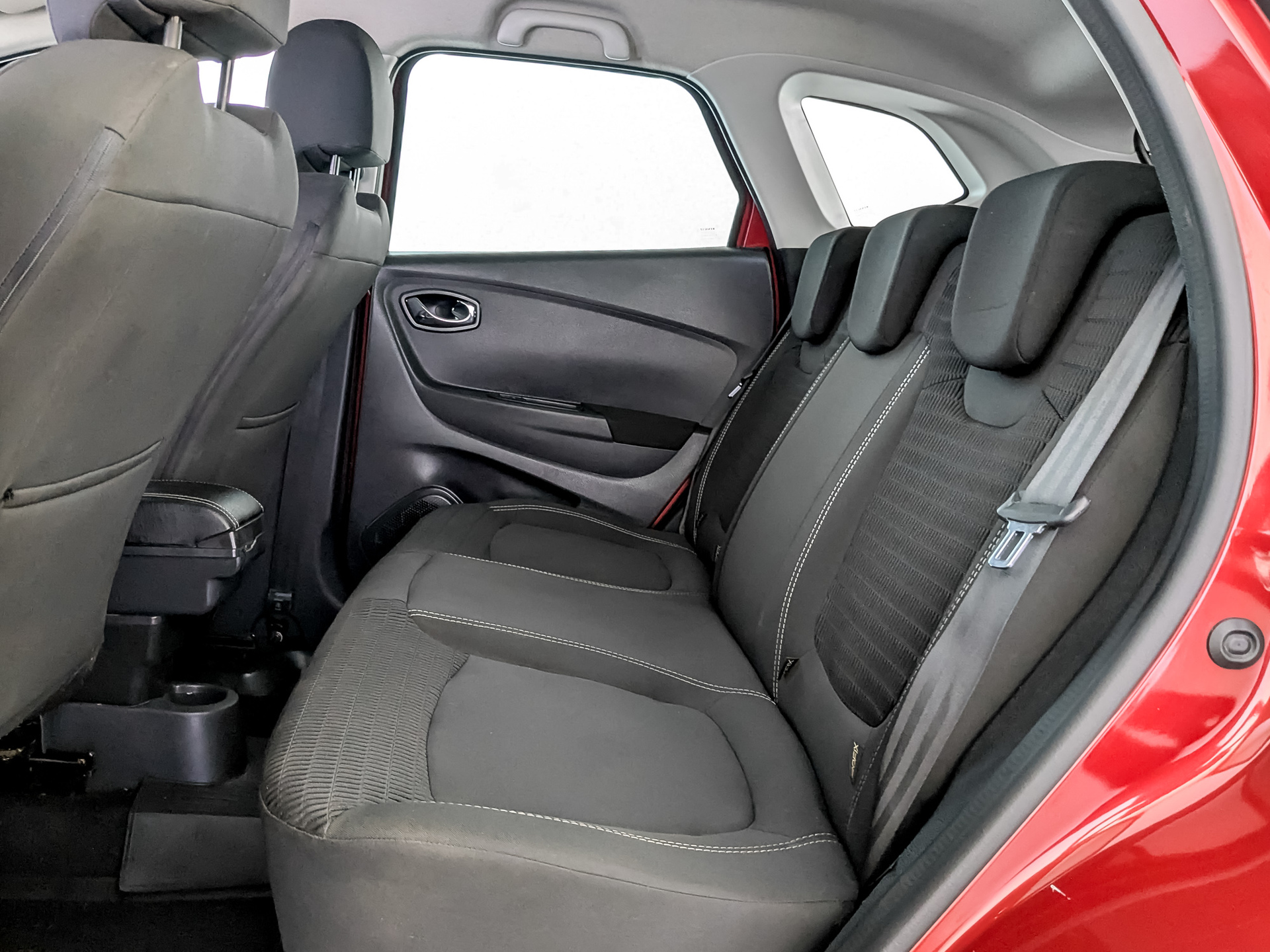 RENAULT Kaptur 2.00 (143 л.с), автомат, 2019, пробег 78 582 км