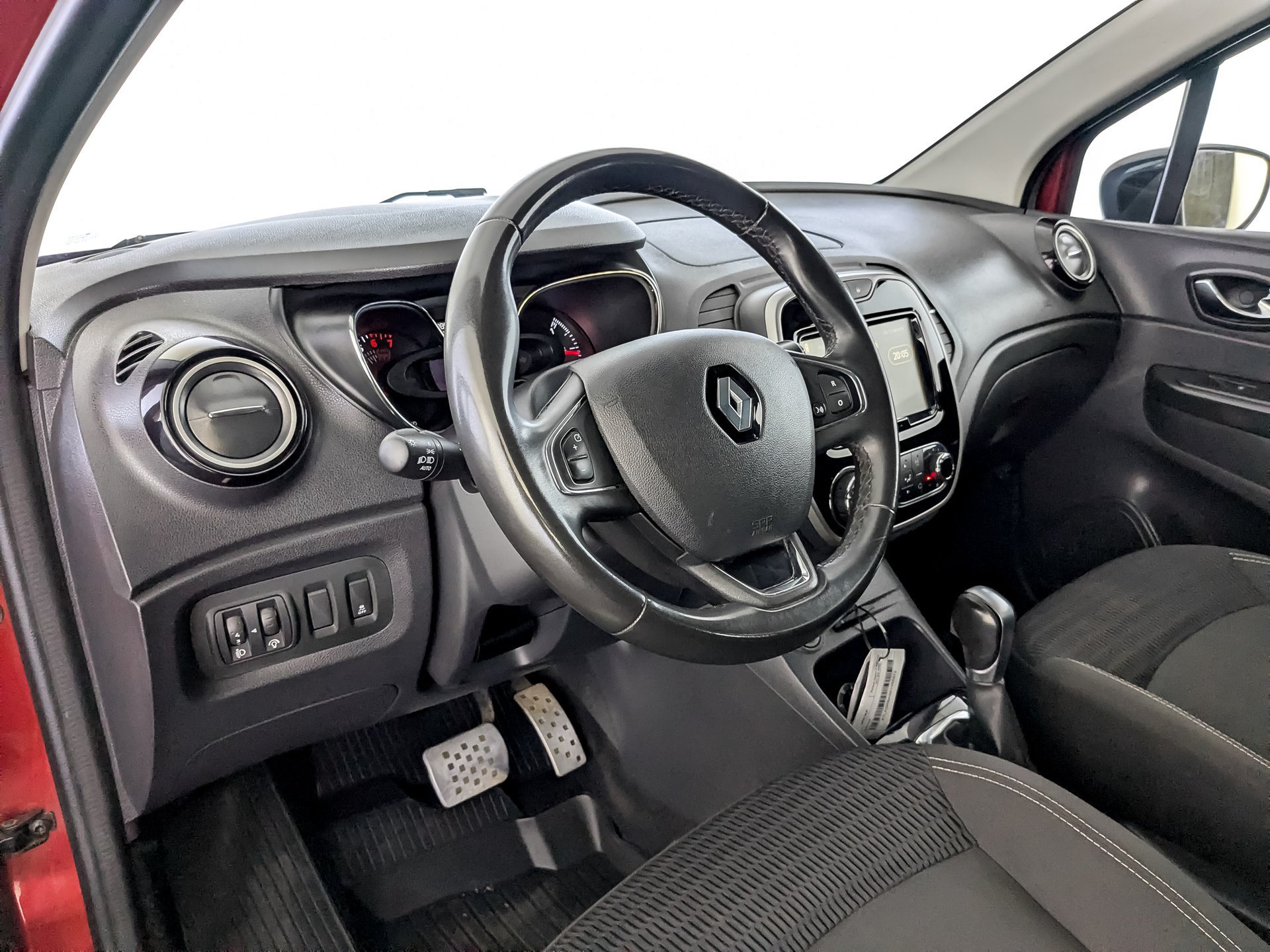RENAULT Kaptur 2.00 (143 л.с), автомат, 2019, пробег 78 582 км