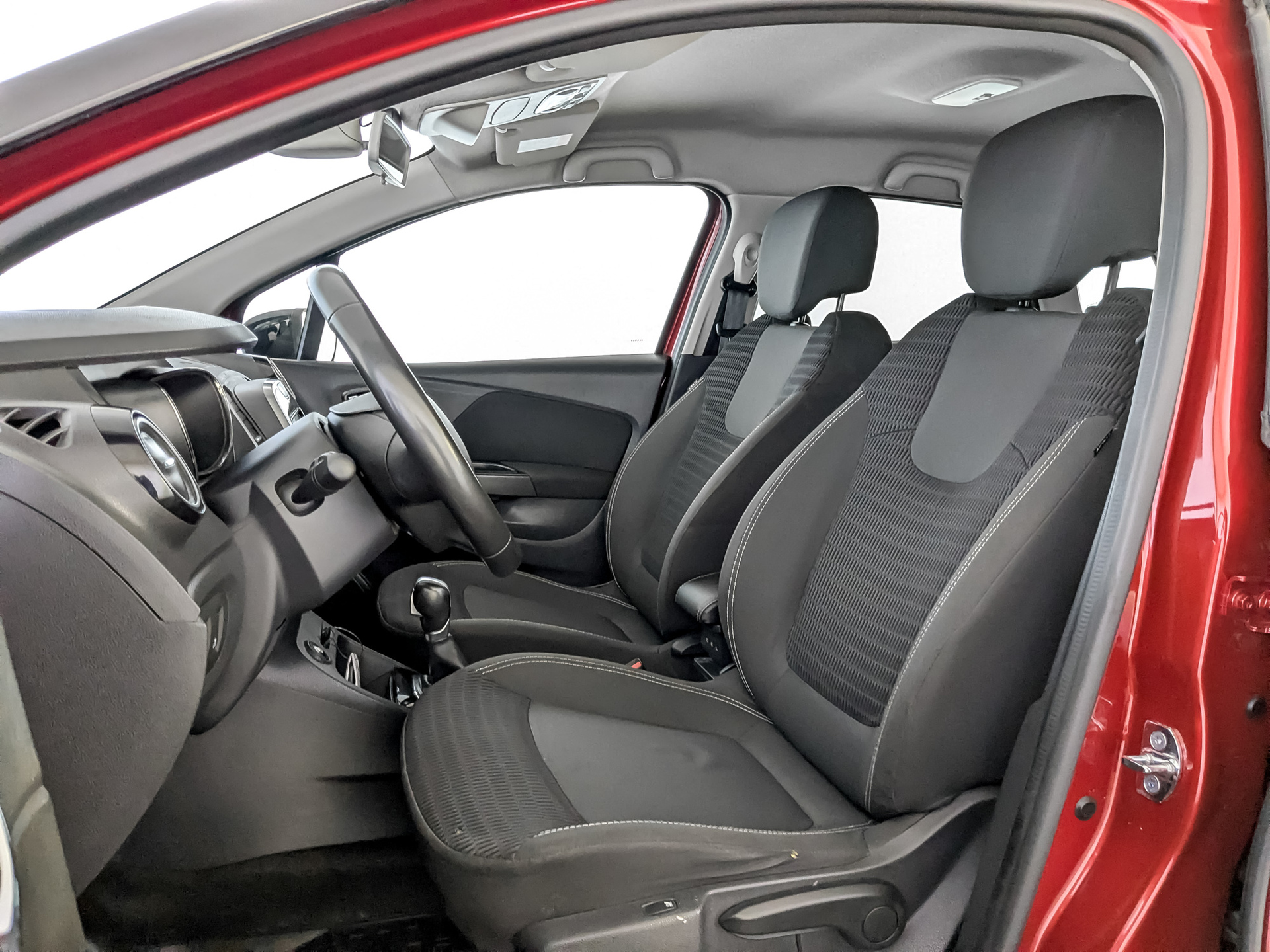 RENAULT Kaptur 2.00 (143 л.с), автомат, 2019, пробег 78 582 км