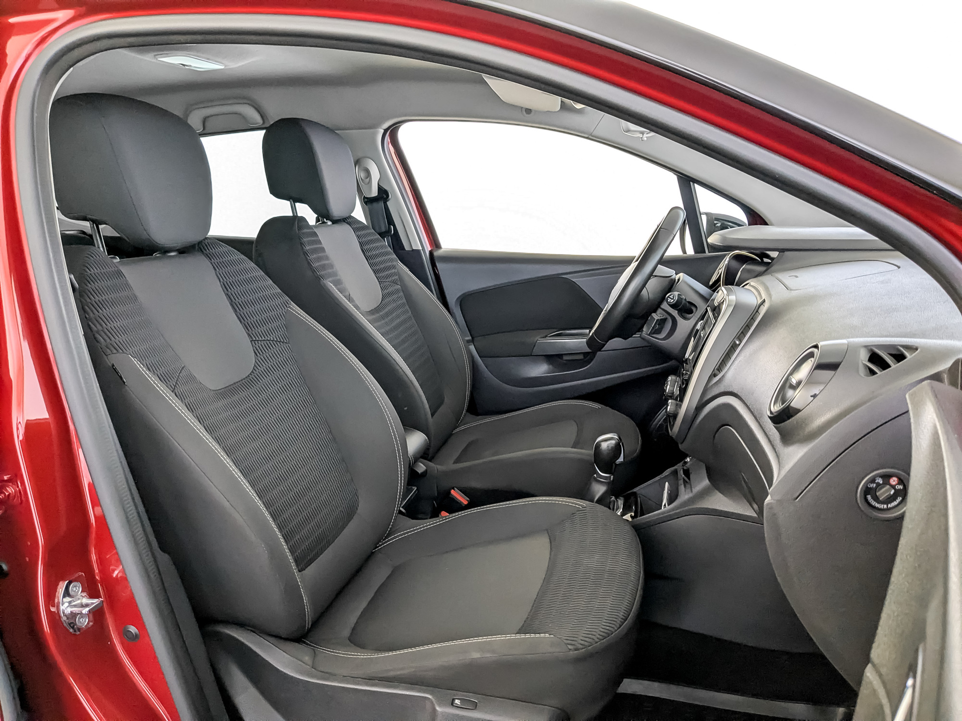 RENAULT Kaptur 2.00 (143 л.с), автомат, 2019, пробег 78 582 км