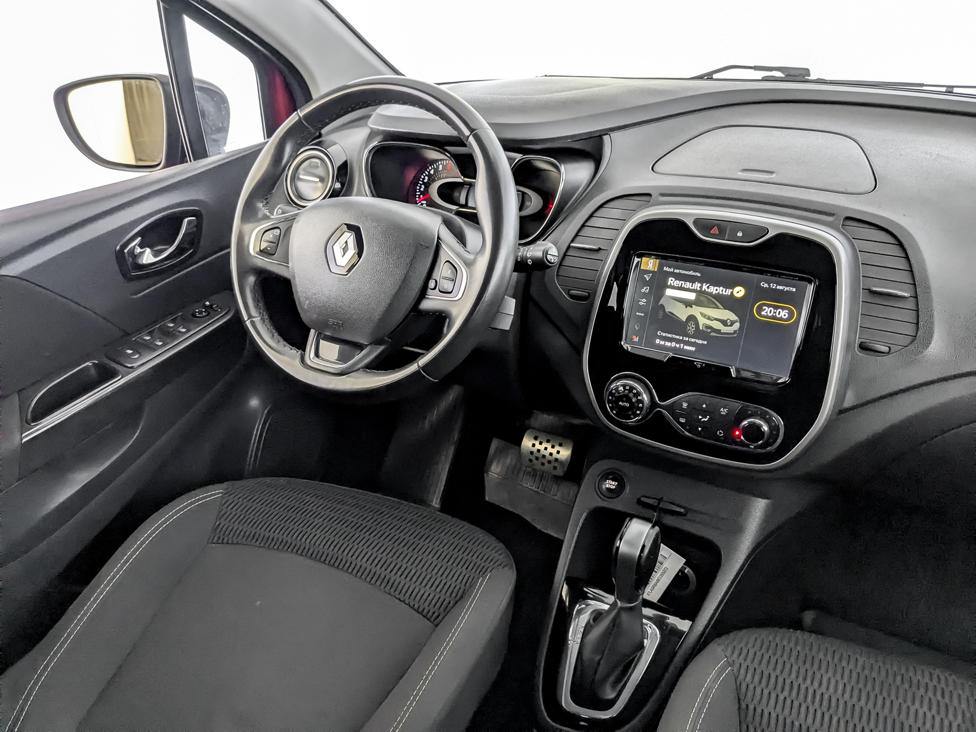RENAULT Kaptur 2.00 (143 л.с), автомат, 2019, пробег 78 582 км