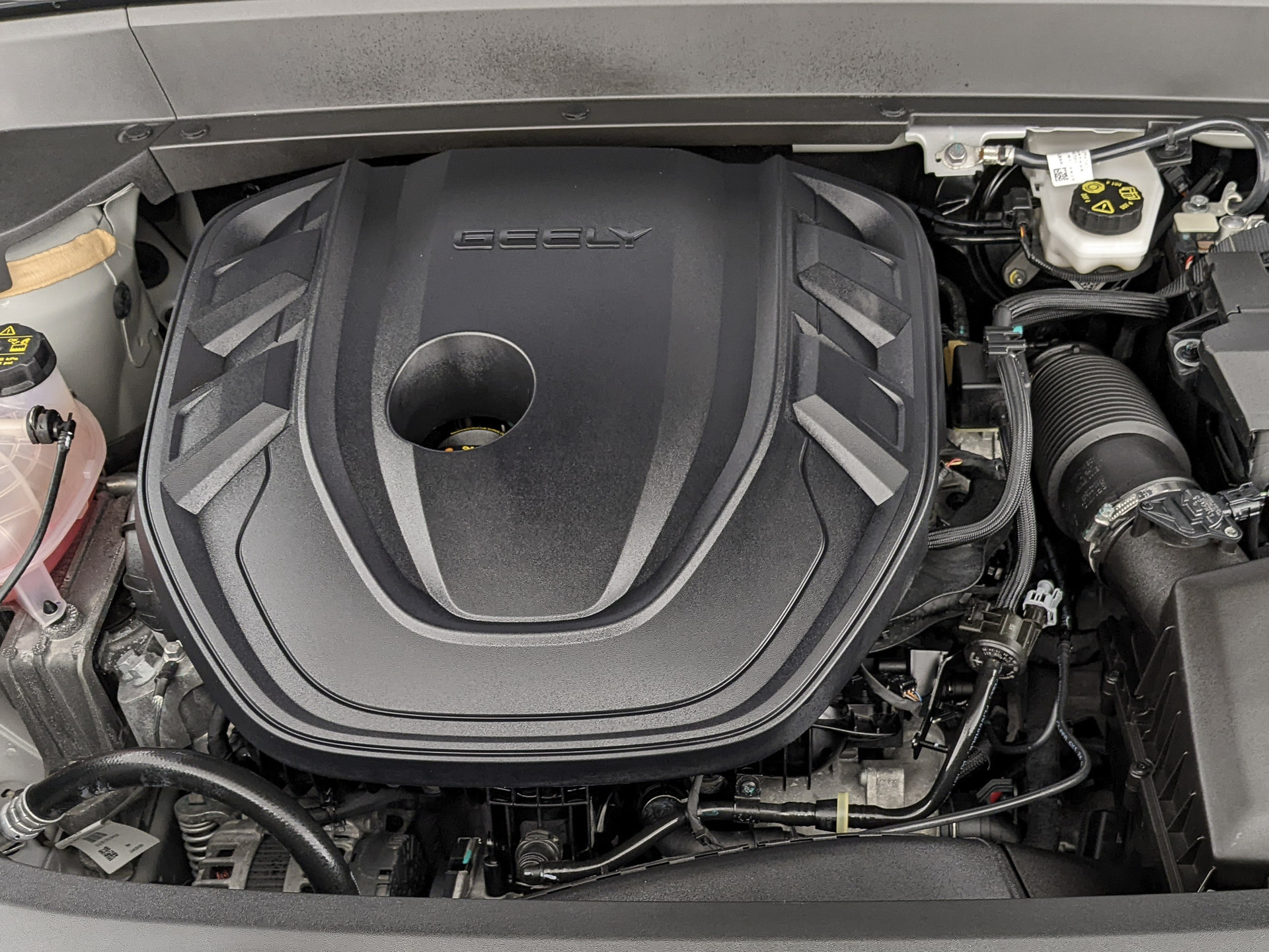 GEELY Monjaro 2.00 (238 л.с), автомат, 2024, пробег 17 849 км