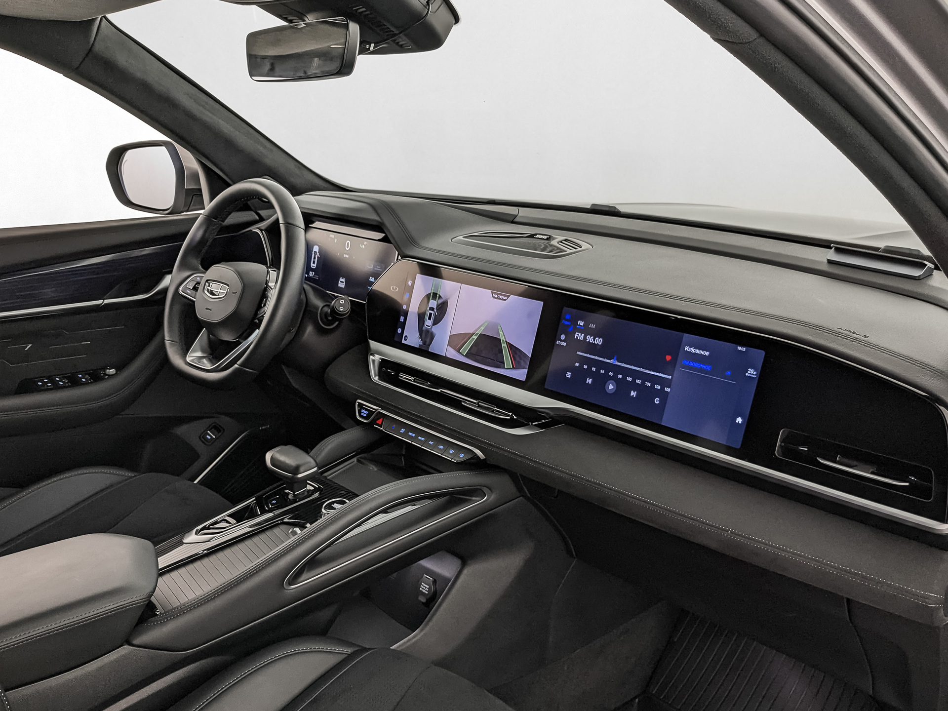 GEELY Monjaro 2.00 (238 л.с), автомат, 2024, пробег 17 849 км