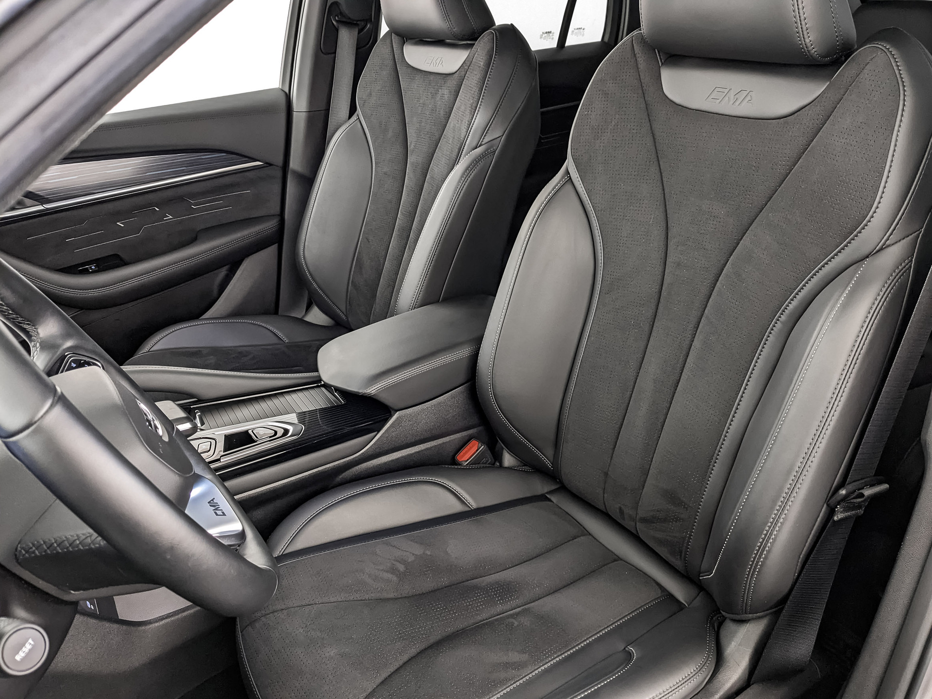 GEELY Monjaro 2.00 (238 л.с), автомат, 2024, пробег 17 849 км