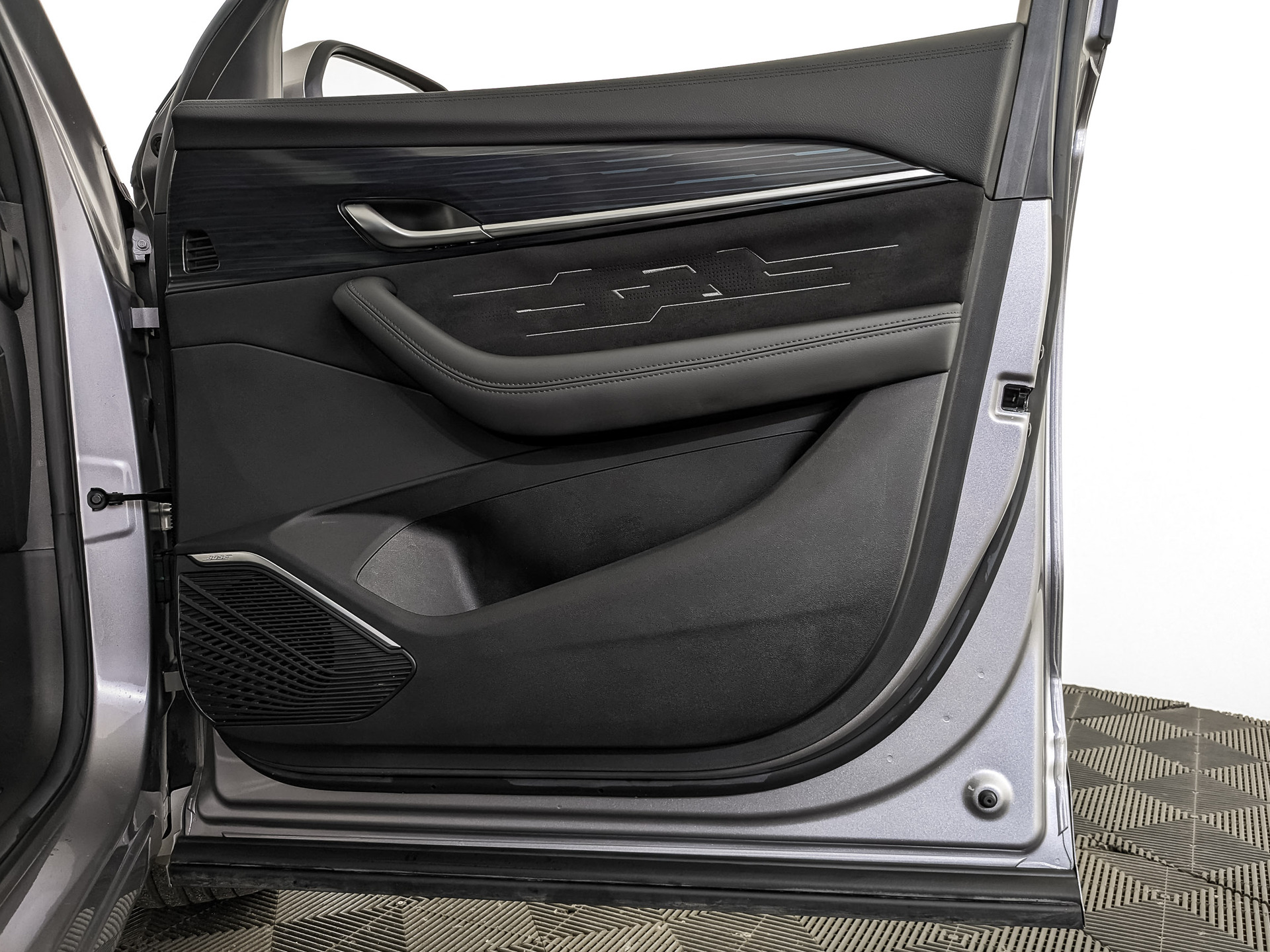 GEELY Monjaro 2.00 (238 л.с), автомат, 2024, пробег 17 849 км