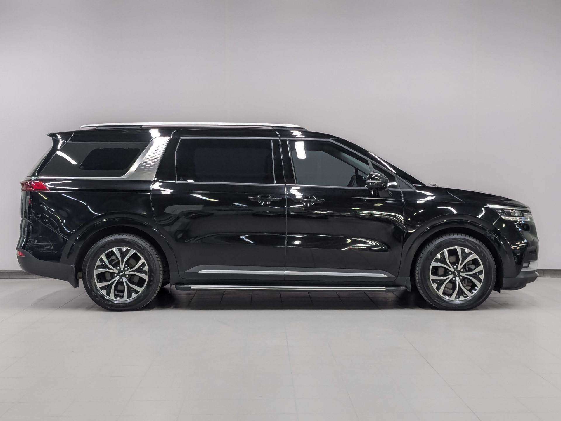 KIA Carnival 2.20 (199 л.с), автомат, 2023, пробег 88 000 км