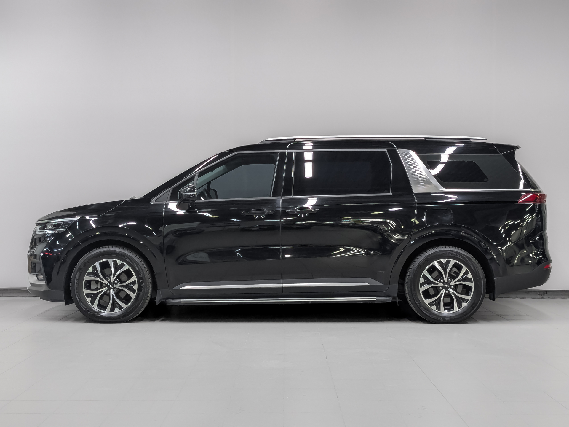 KIA Carnival 2.20 (199 л.с), автомат, 2023, пробег 88 000 км