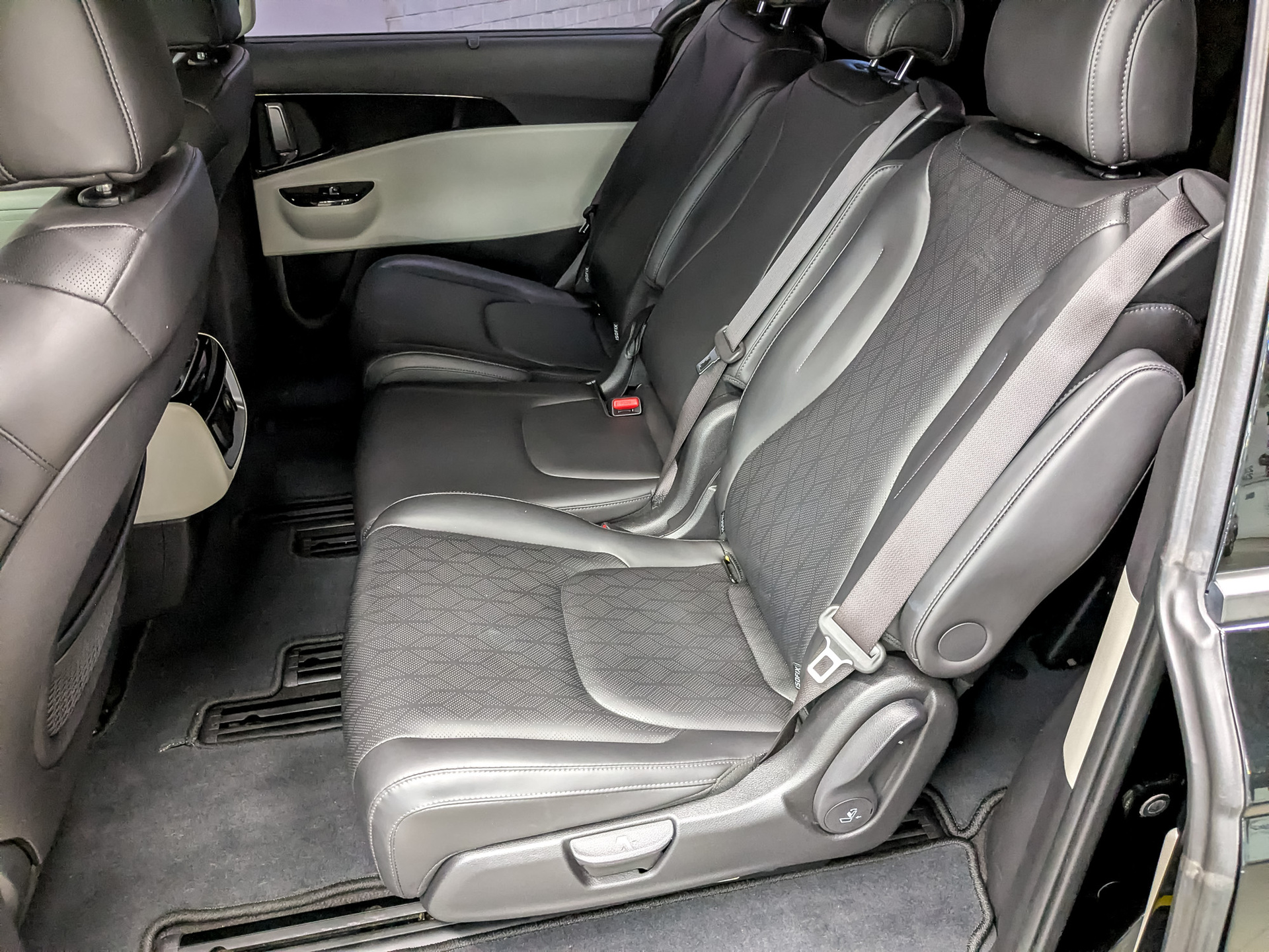 KIA Carnival 2.20 (199 л.с), автомат, 2023, пробег 88 000 км