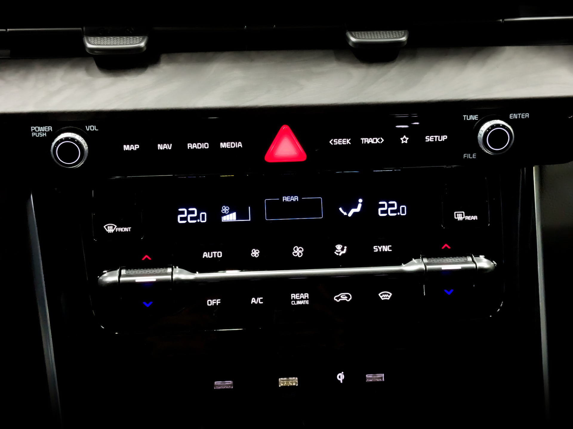 KIA Carnival 2.20 (199 л.с), автомат, 2023, пробег 88 000 км
