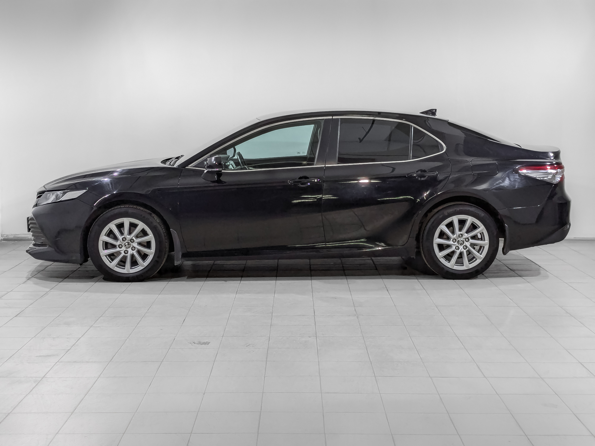TOYOTA Camry 2.00 (150 л.с), автомат, 2021, пробег 73 230 км