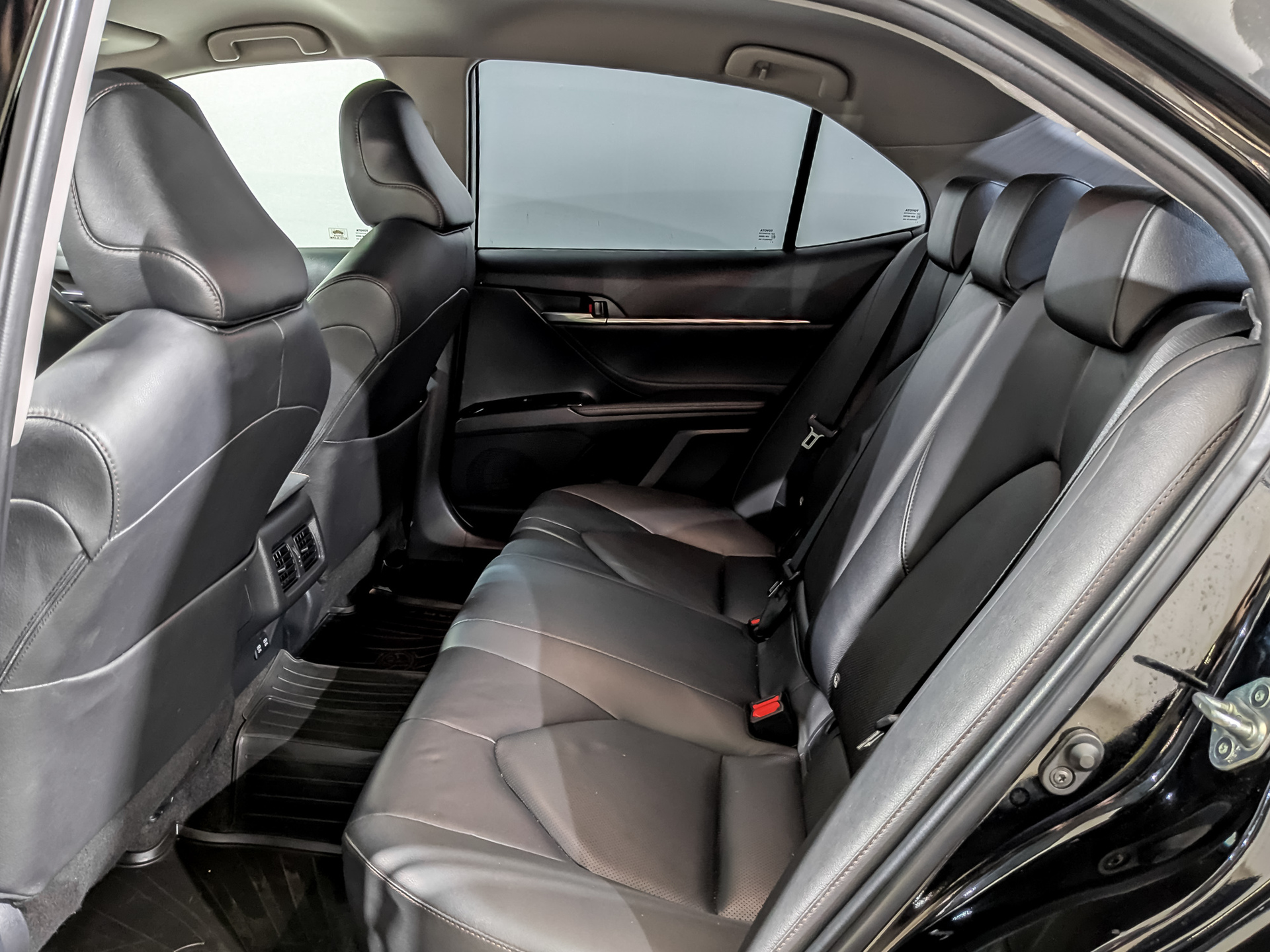 TOYOTA Camry 2.00 (150 л.с), автомат, 2021, пробег 73 230 км