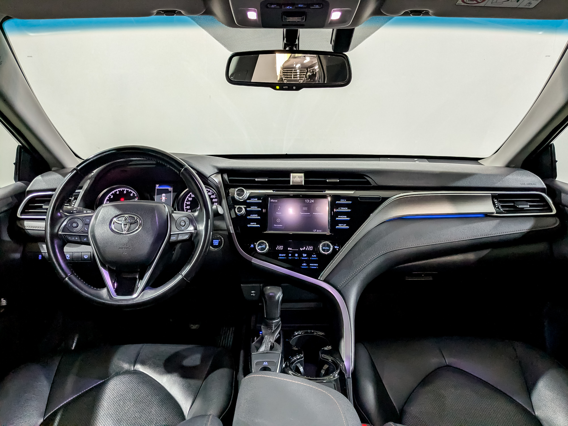TOYOTA Camry 2.00 (150 л.с), автомат, 2021, пробег 73 230 км