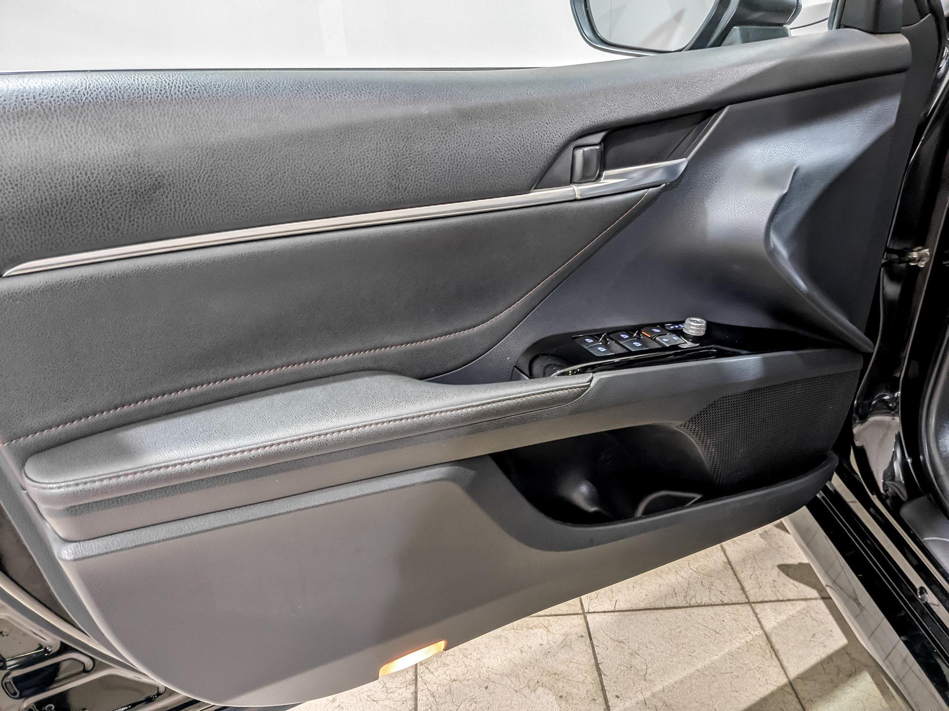 TOYOTA Camry 2.00 (150 л.с), автомат, 2021, пробег 73 230 км