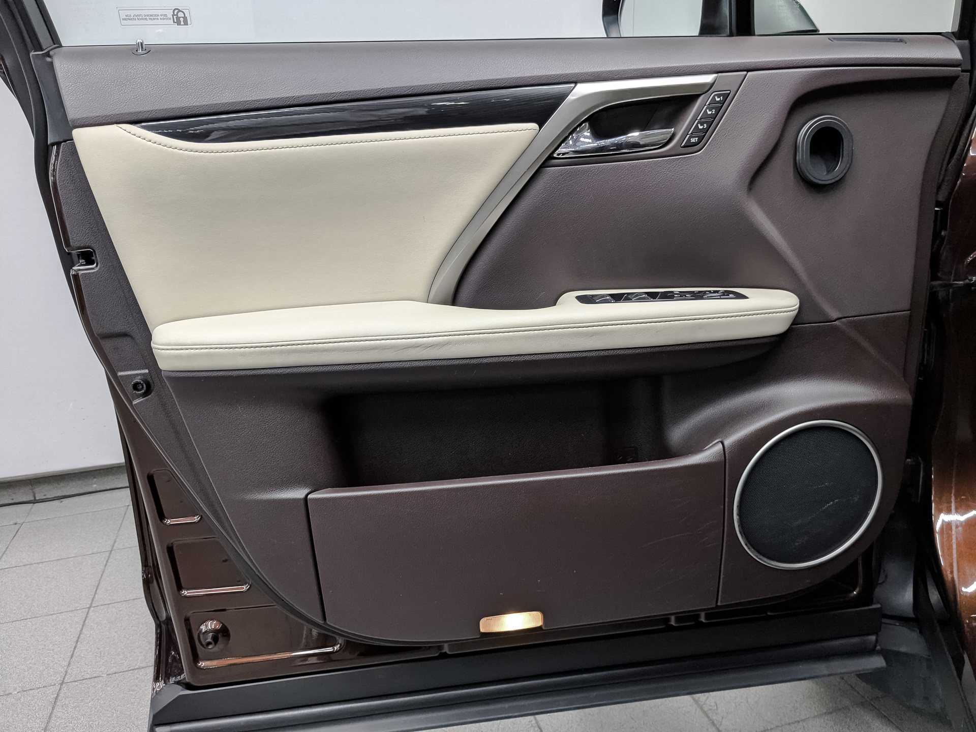 LEXUS RX 2.00 (238 л.с), автомат, 2017, пробег 120 498 км