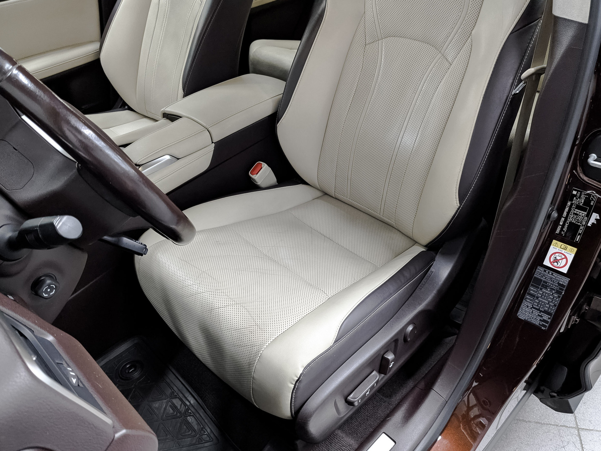 LEXUS RX 2.00 (238 л.с), автомат, 2017, пробег 120 498 км
