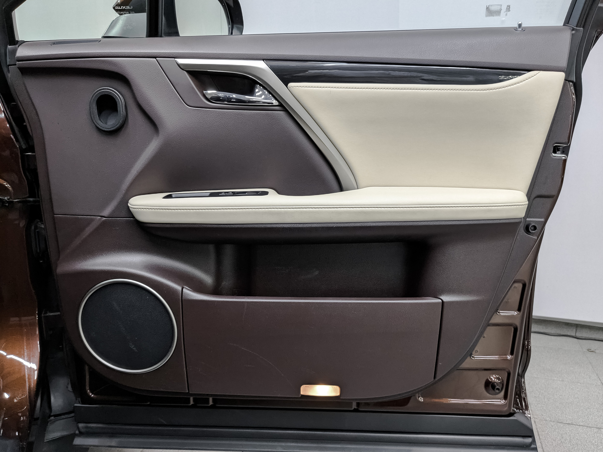 LEXUS RX 2.00 (238 л.с), автомат, 2017, пробег 120 498 км