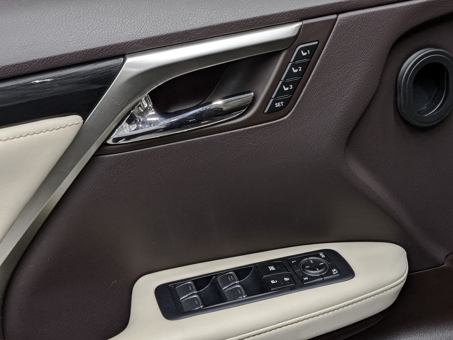 LEXUS RX 2.00 (238 л.с), автомат, 2017, пробег 120 498 км