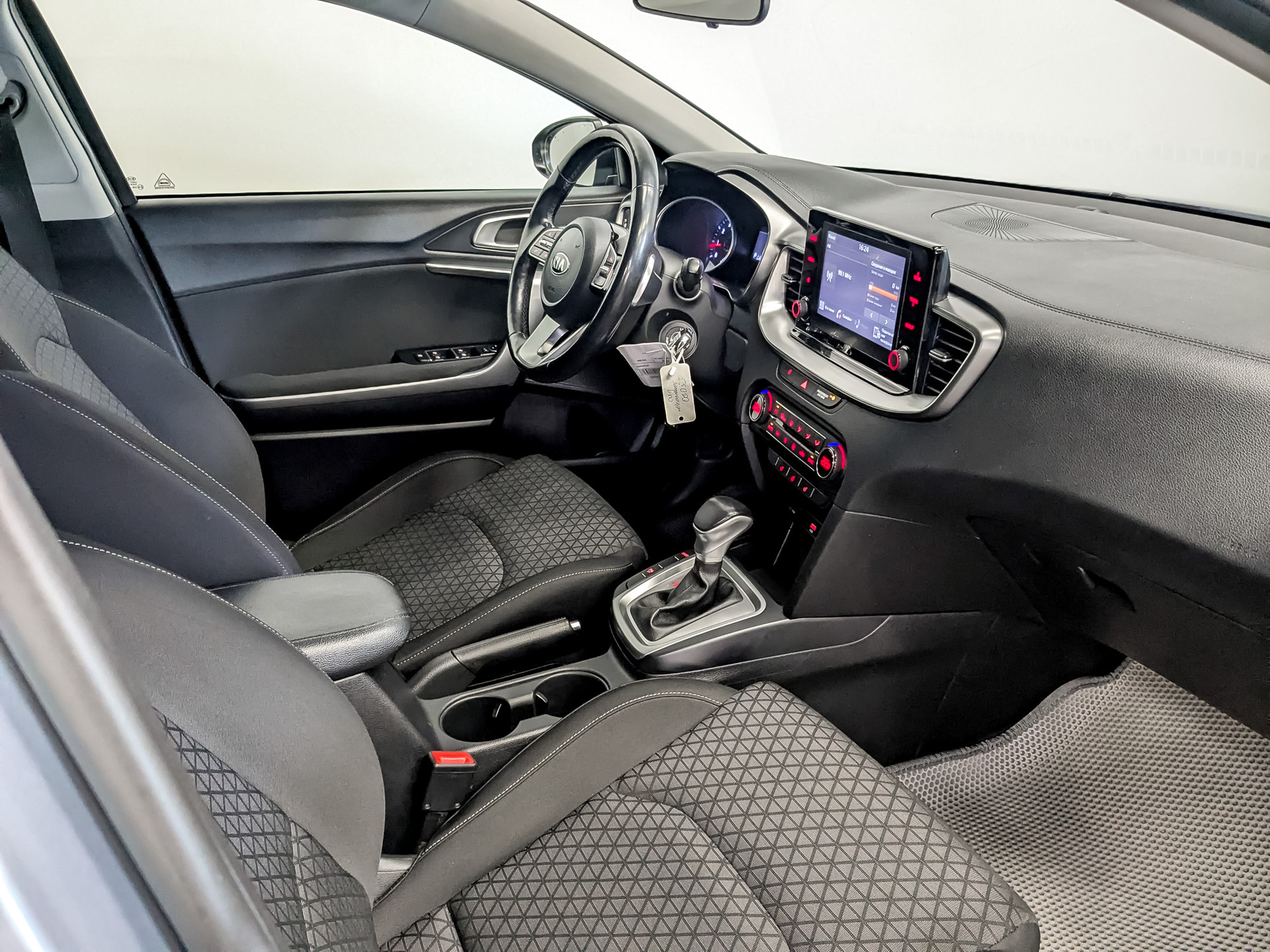 KIA Ceed 1.60 (128 л.с), автомат, 2020, пробег 91 490 км