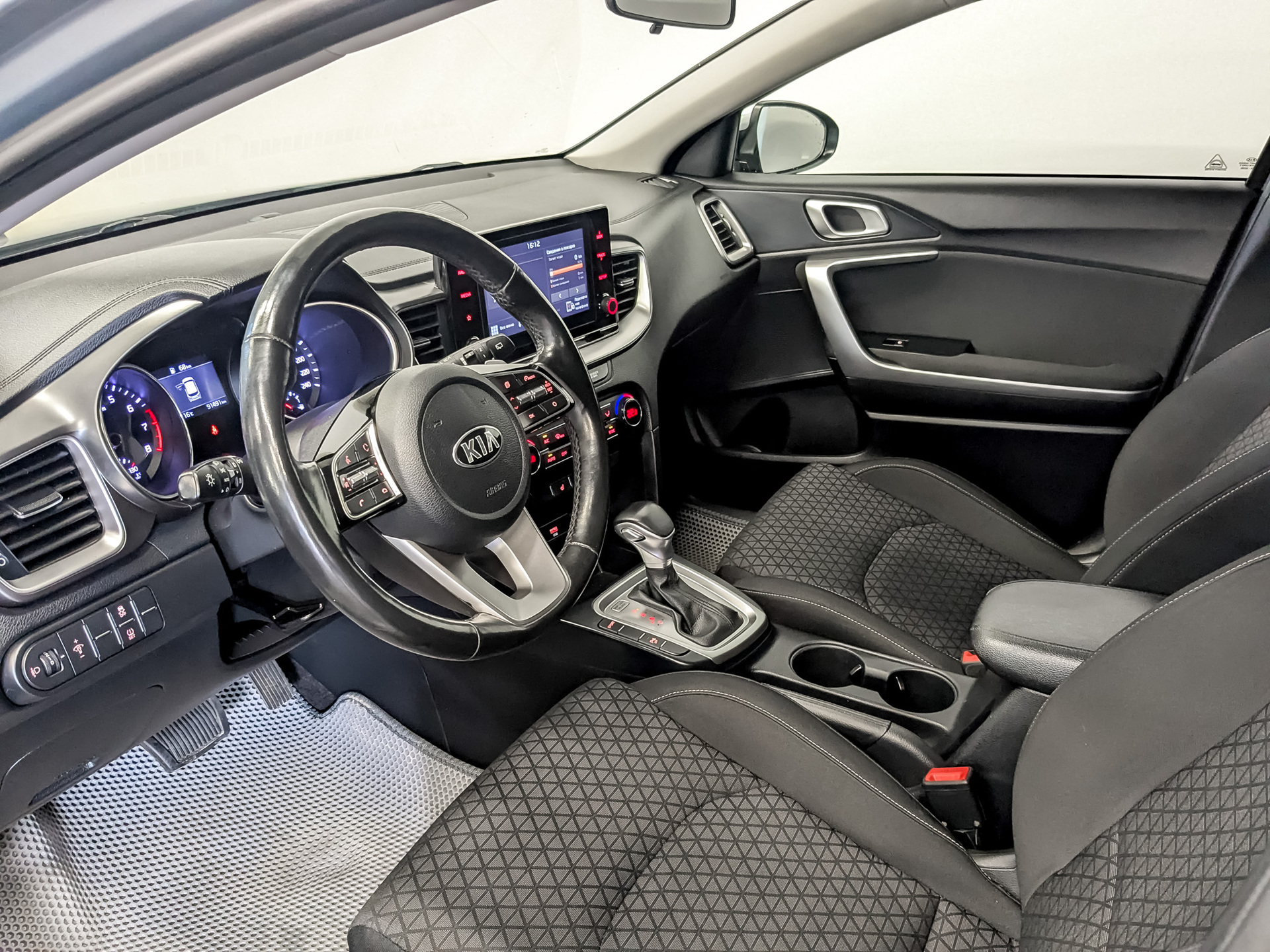 KIA Ceed 1.60 (128 л.с), автомат, 2020, пробег 91 490 км