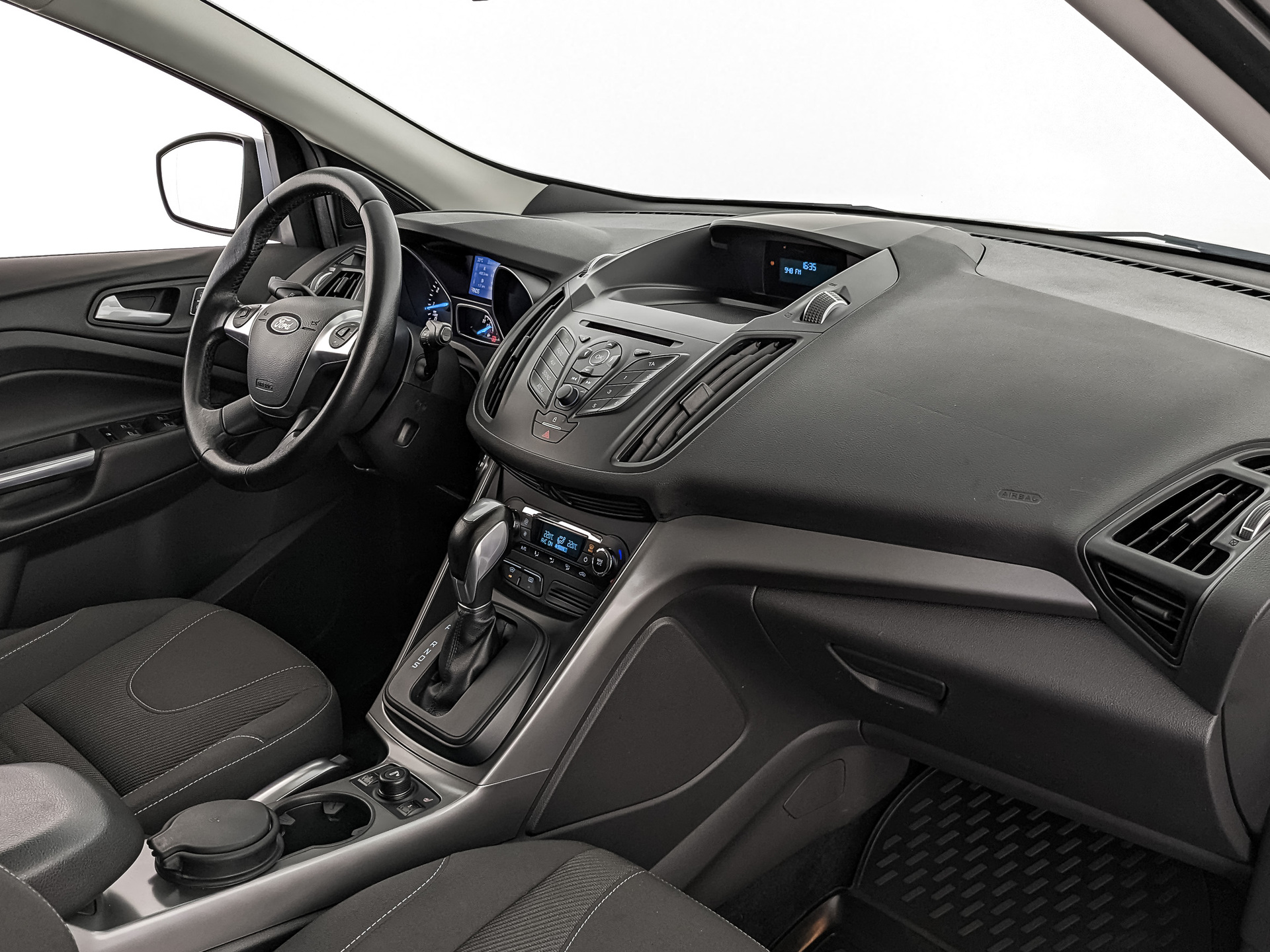FORD Kuga 1.60 (150 л.с), автомат, 2016, пробег 87 440 км